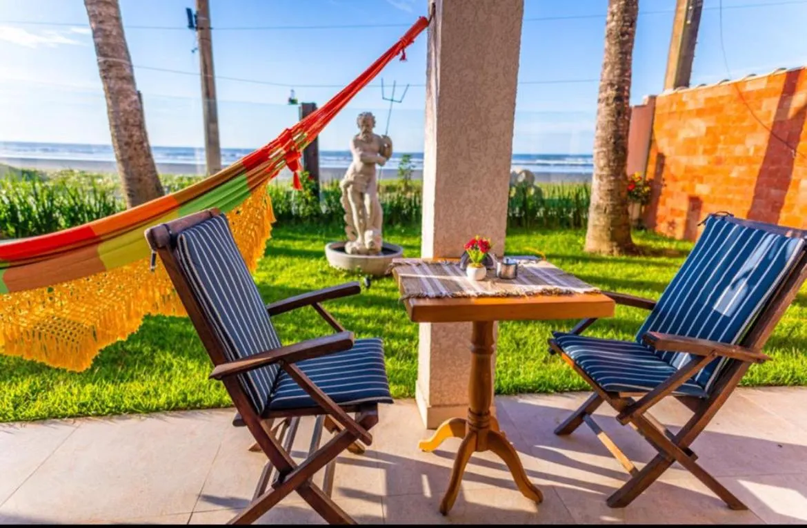 Mar Egeu Arte & Pouso