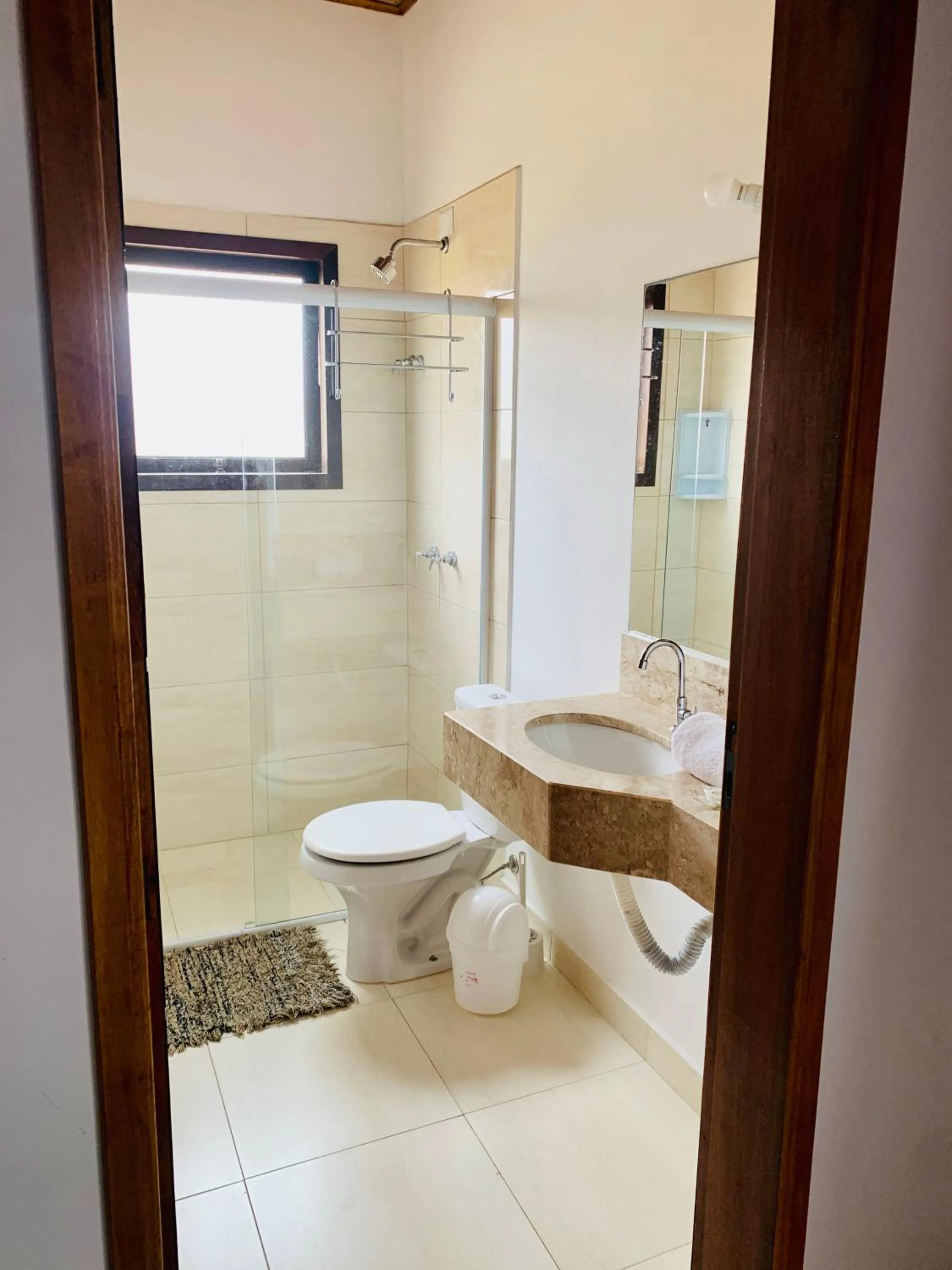 Mar Egeu Arte & Pouso