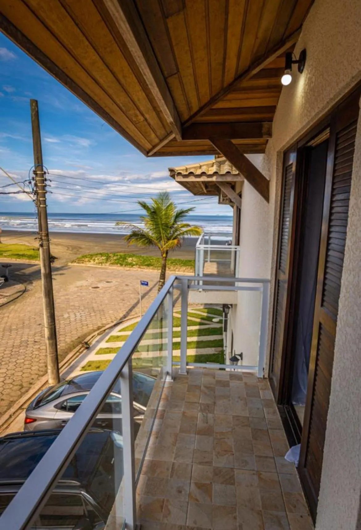 Mar Egeu Arte & Pouso