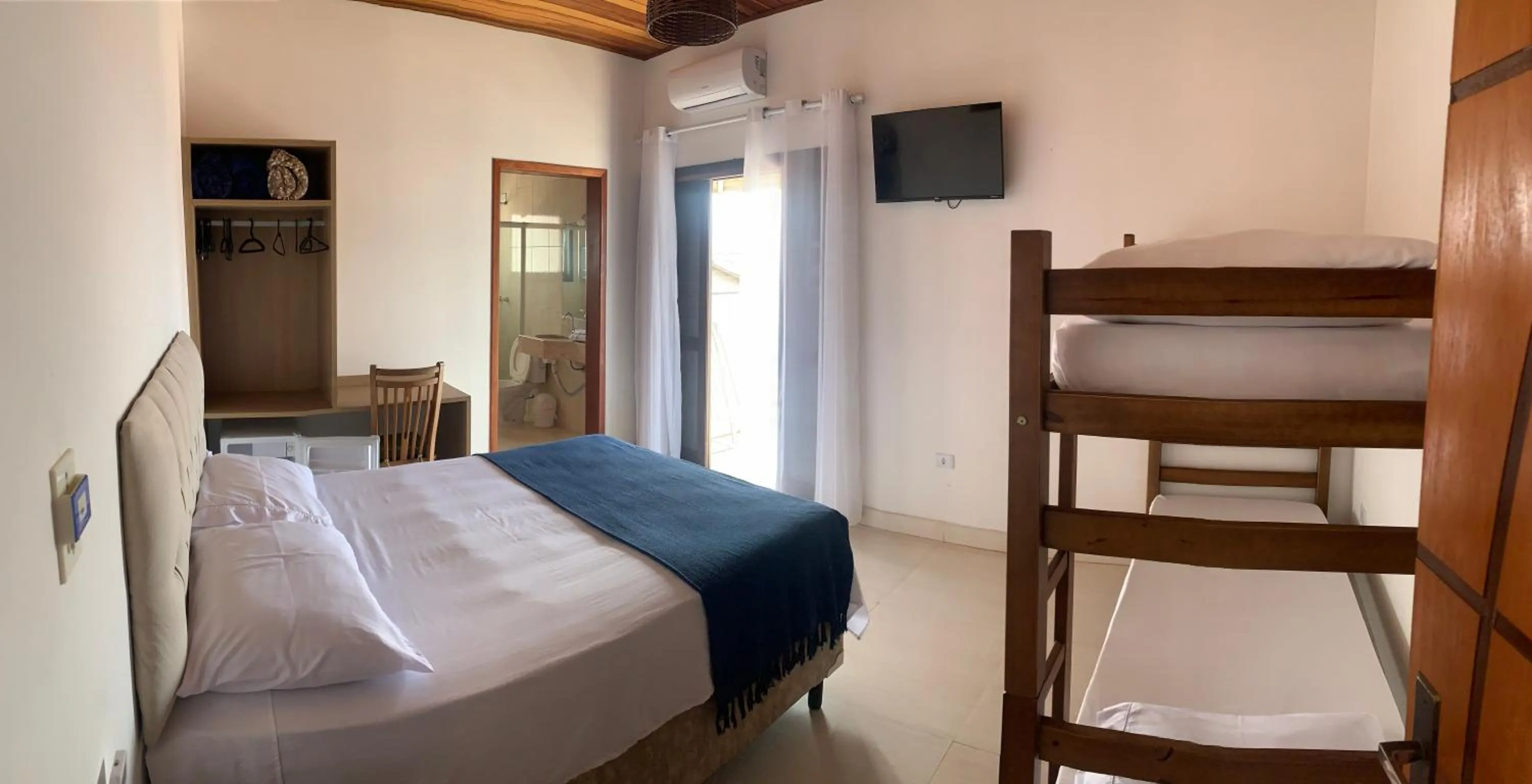 Bed in Mar Egeu Arte & Pouso