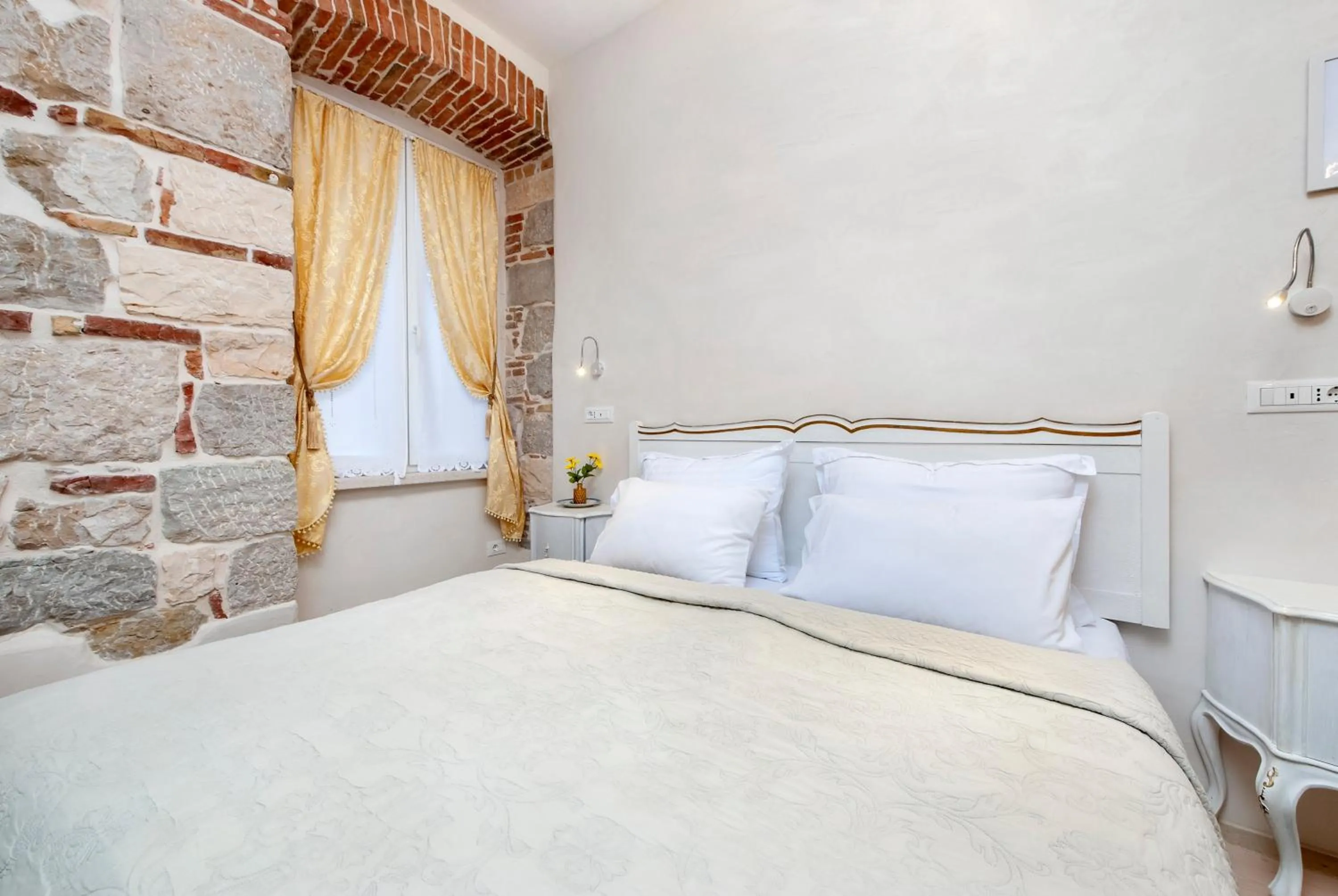 Bed in The Palace RoomS