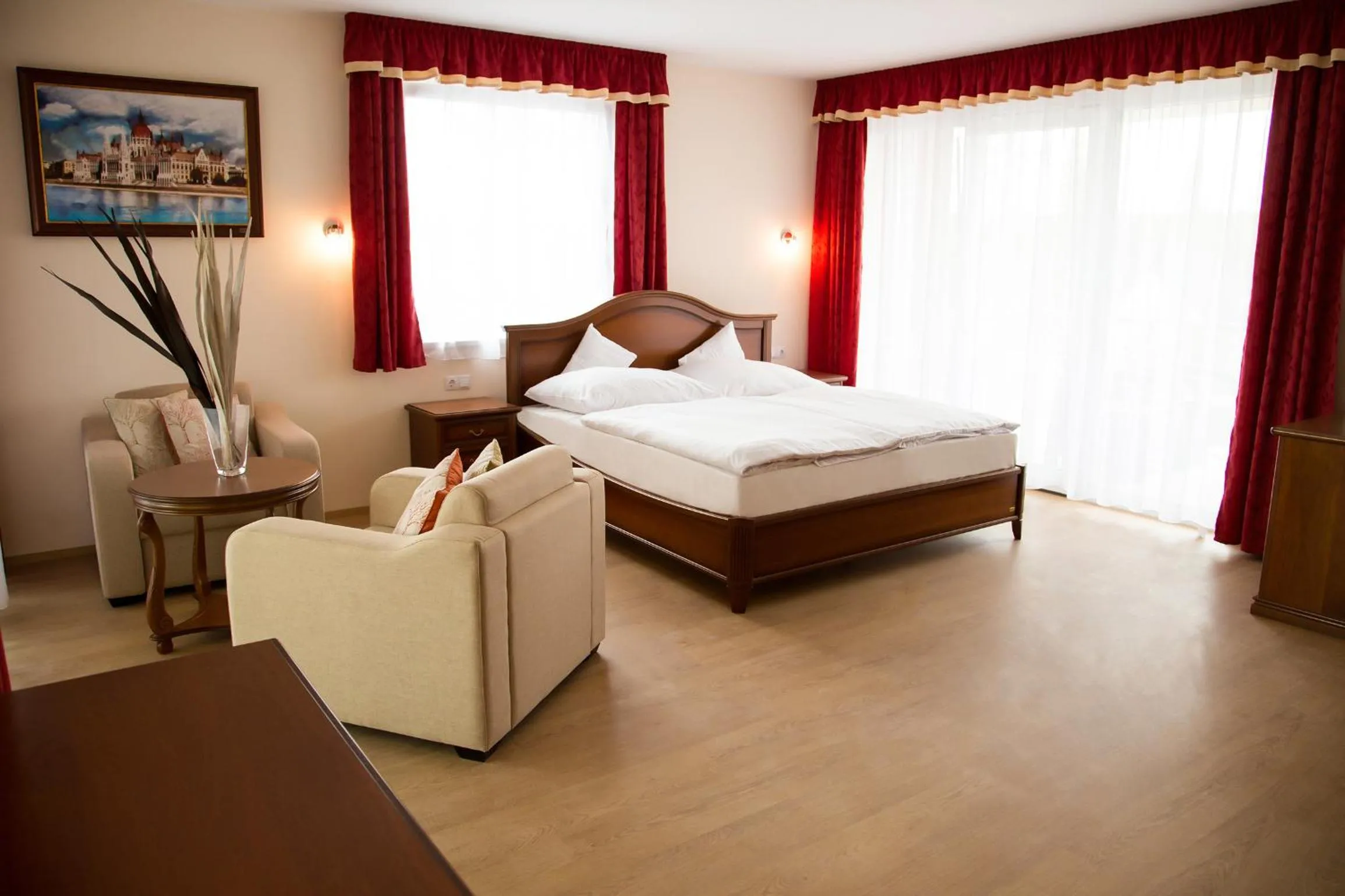 Bedroom, Bed in Luxury Hotel Siófok