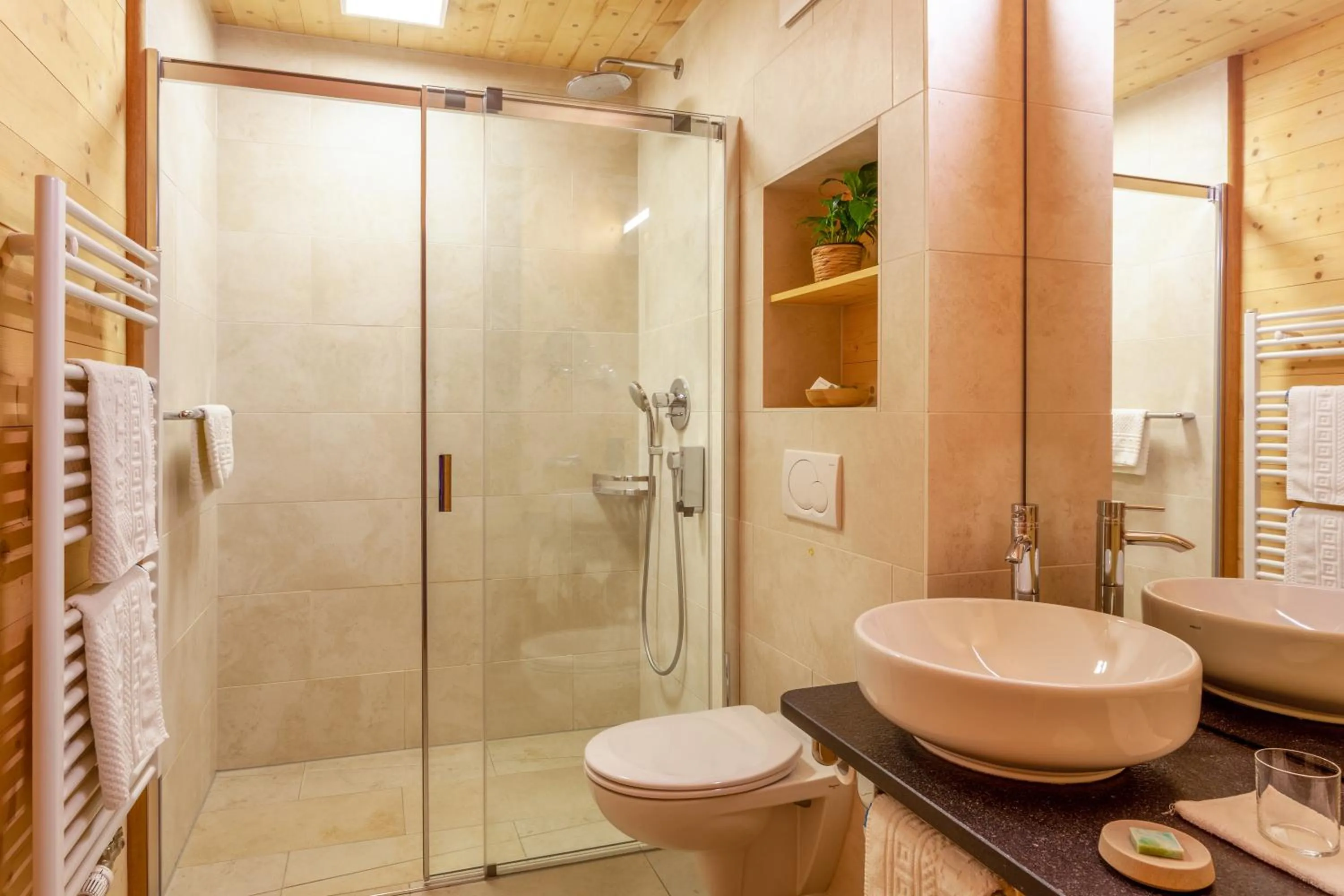 Bathroom in Biohotel Mattlihüs