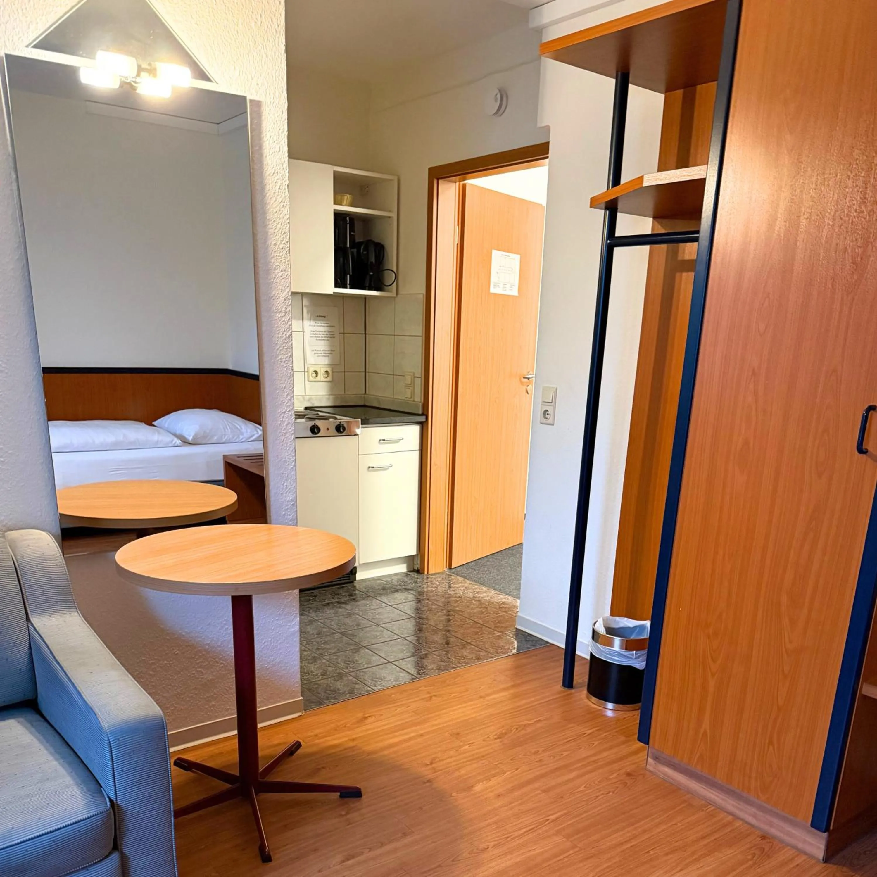 Photo of the whole room in Keyless Boardinghouse