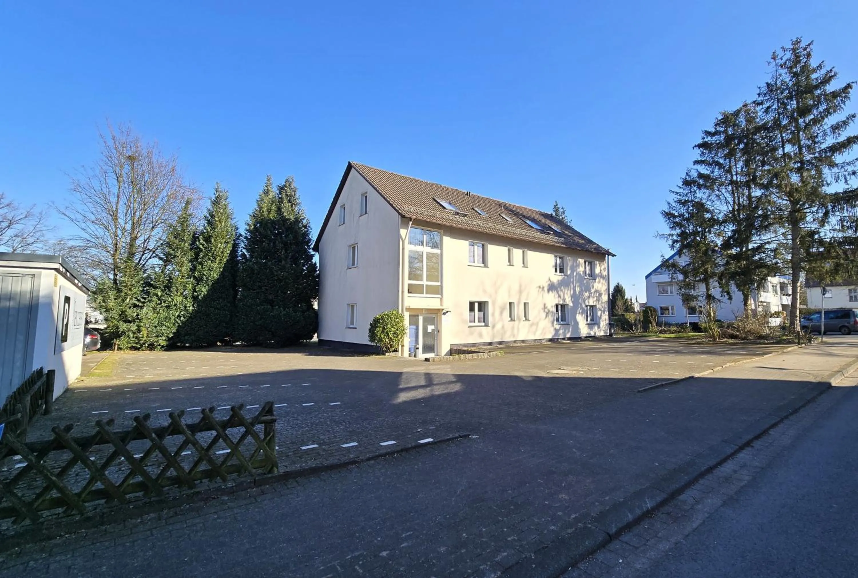 Property building in Keyless Boardinghouse