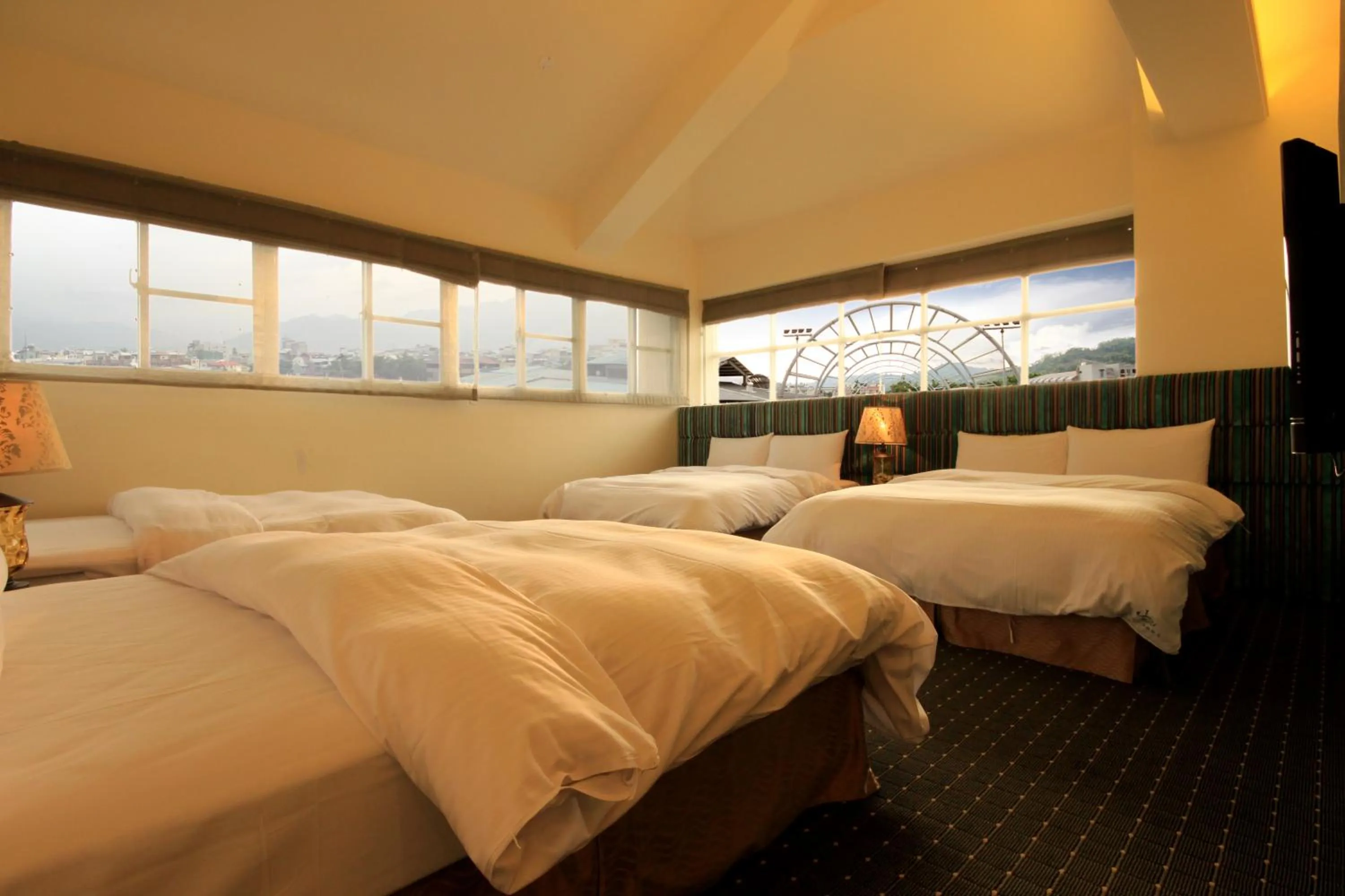 Photo of the whole room, Bed in Mountain Fish Water Hotel