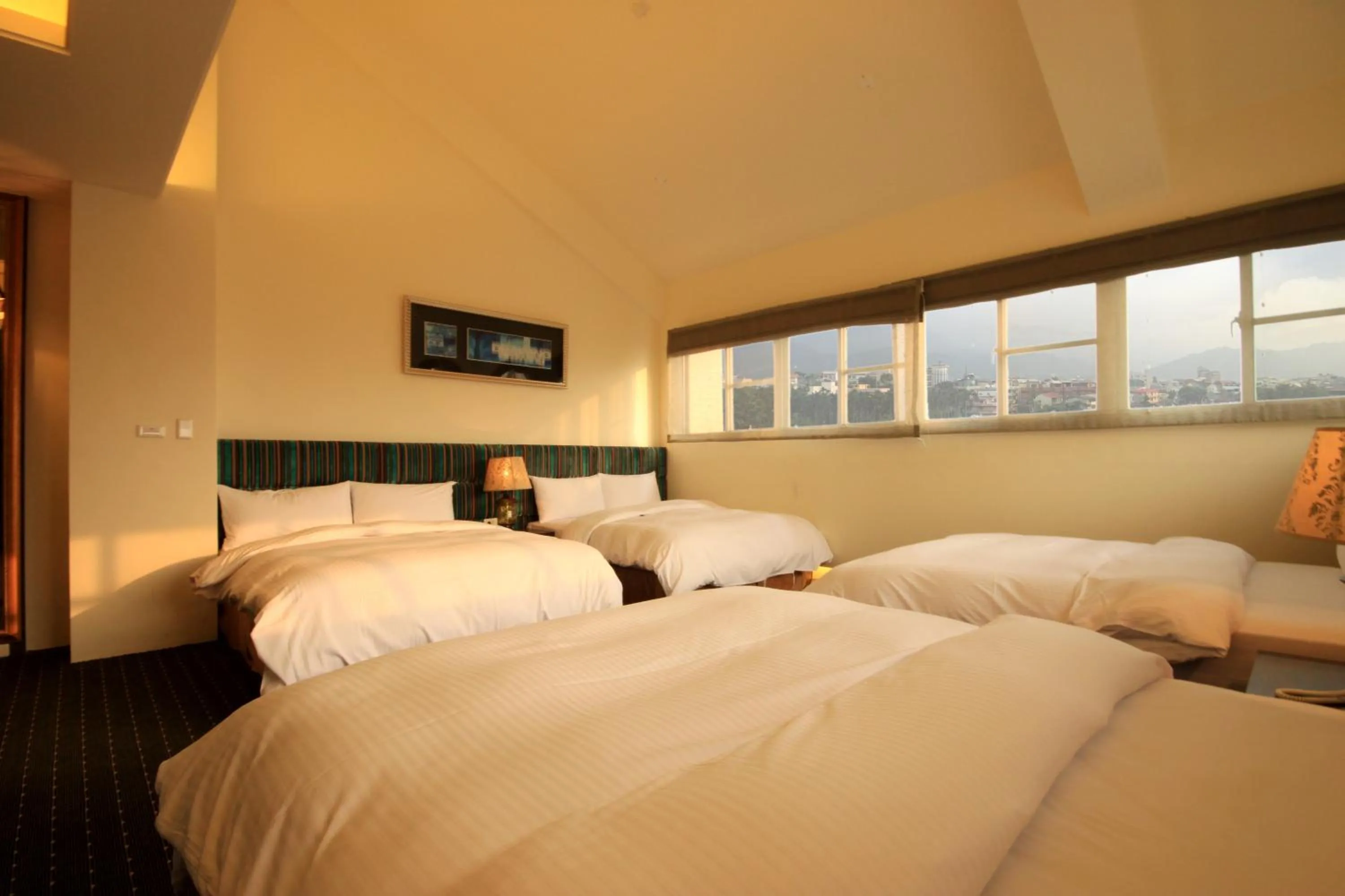 Photo of the whole room, Bed in Mountain Fish Water Hotel