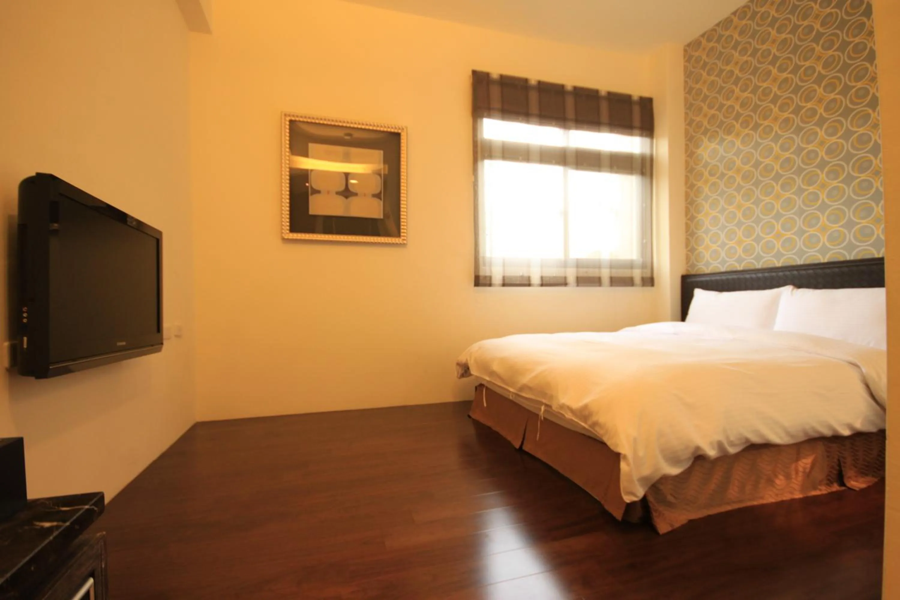 Photo of the whole room, Bed in Mountain Fish Water Hotel