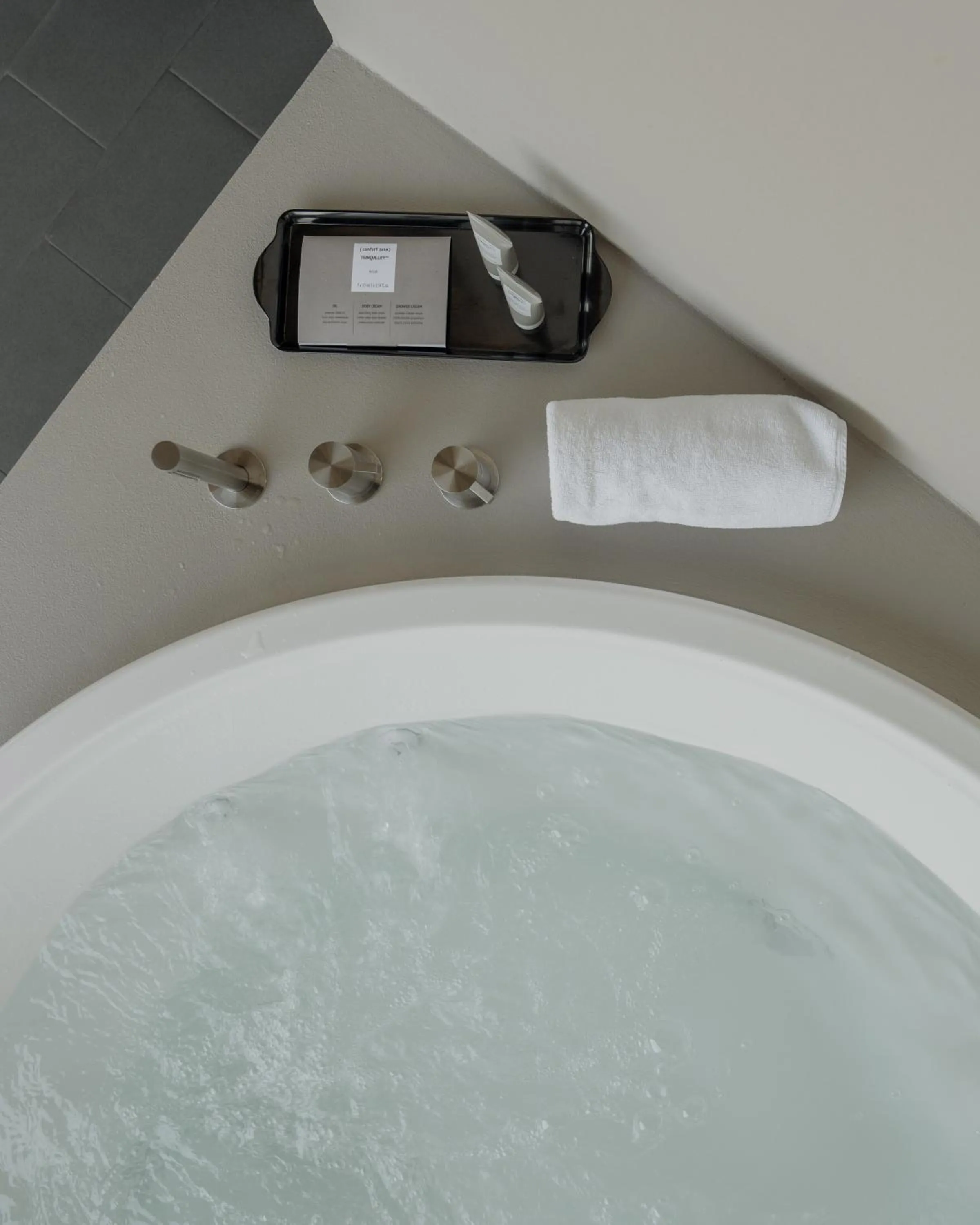 Hot Tub in Hotel Piccola Vela