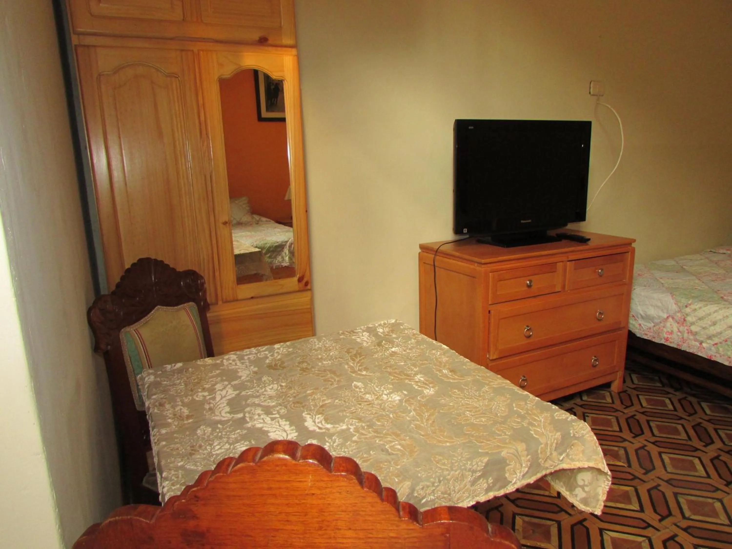 TV and multimedia in Residencial Miraflores B&B