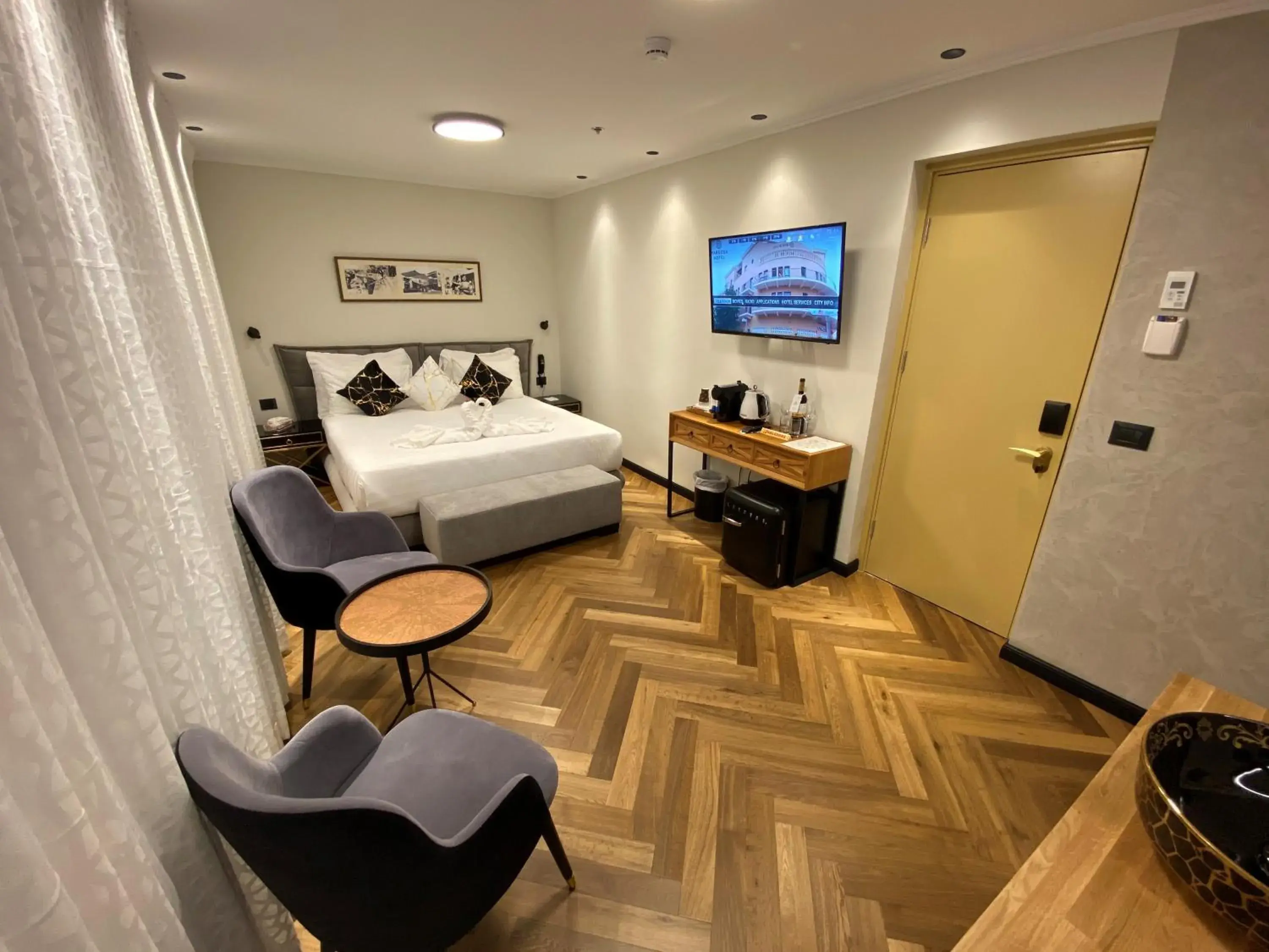 Luxury Room with Patio View - single occupancy in Margosa Boutique Hotel Tel-Aviv Jaffa Luxury Room with Patio View - single occupancy in Margosa Boutique Hotel Tel-Aviv Jaffa