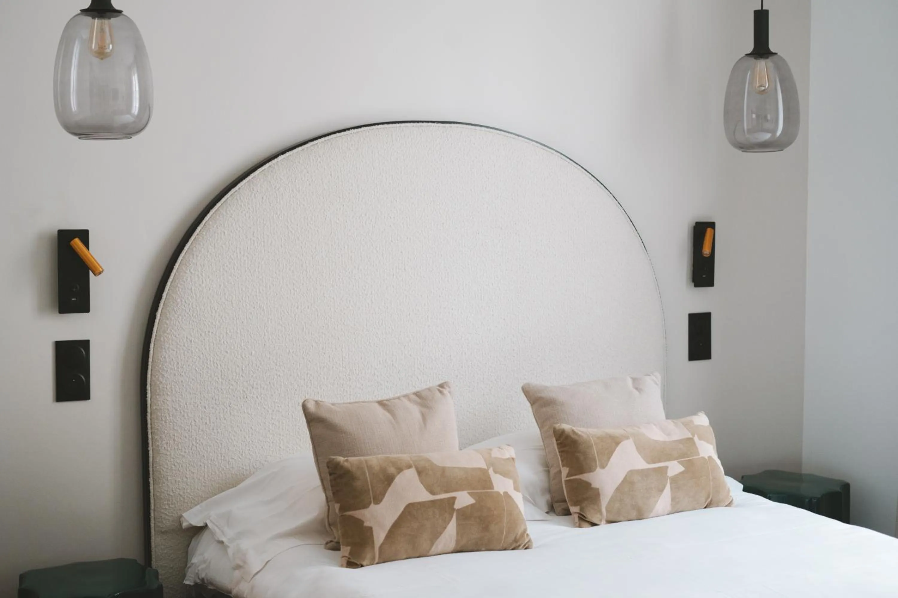 Bed in Hôtel des Beaux Arts