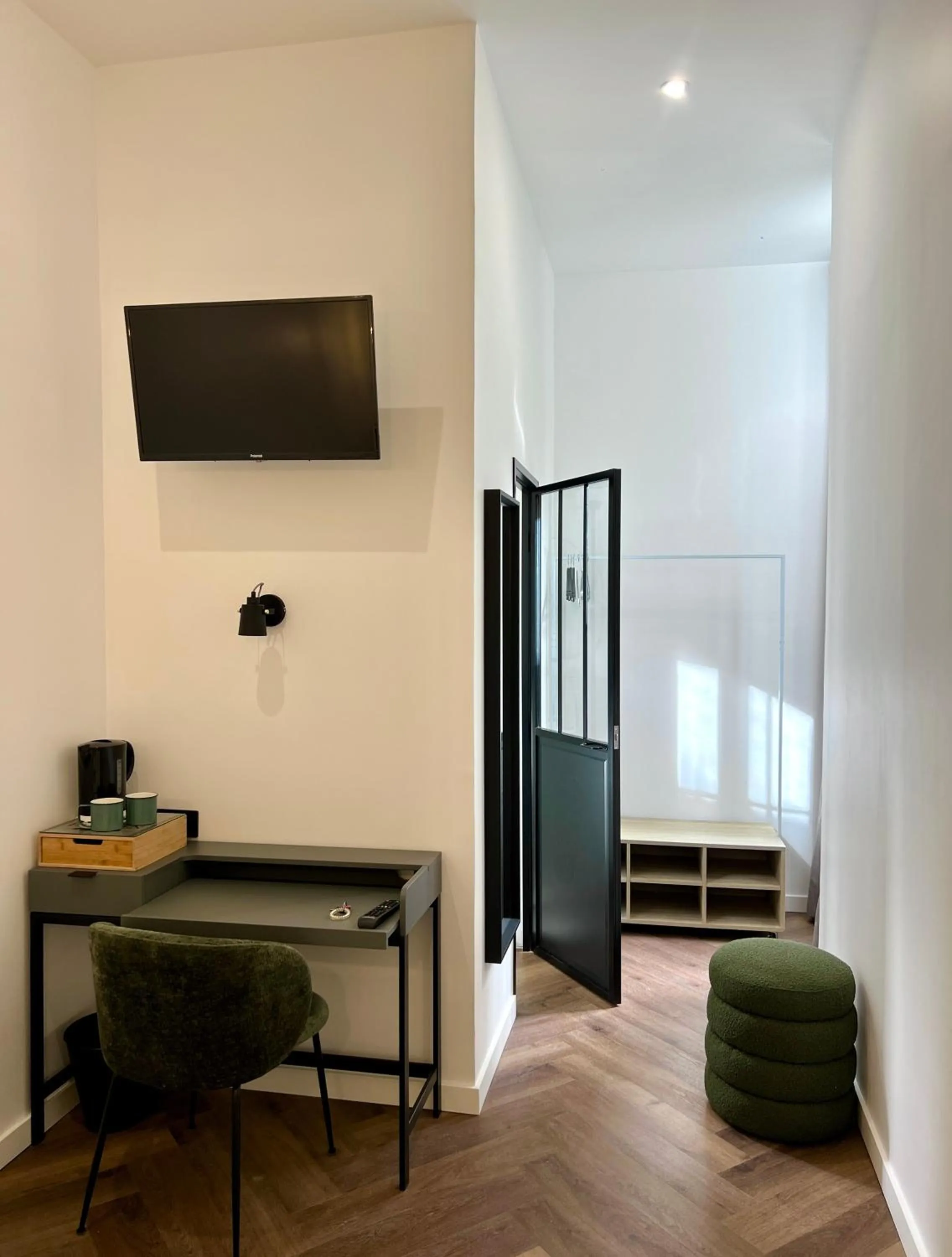 Photo of the whole room in Hôtel des Beaux Arts