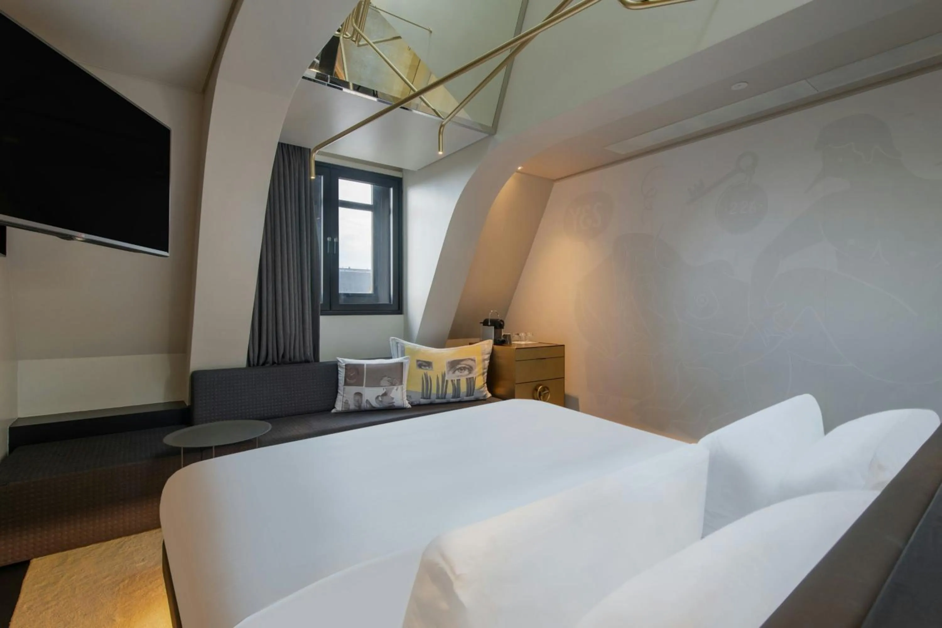 Photo of the whole room, Bed in W Amsterdam