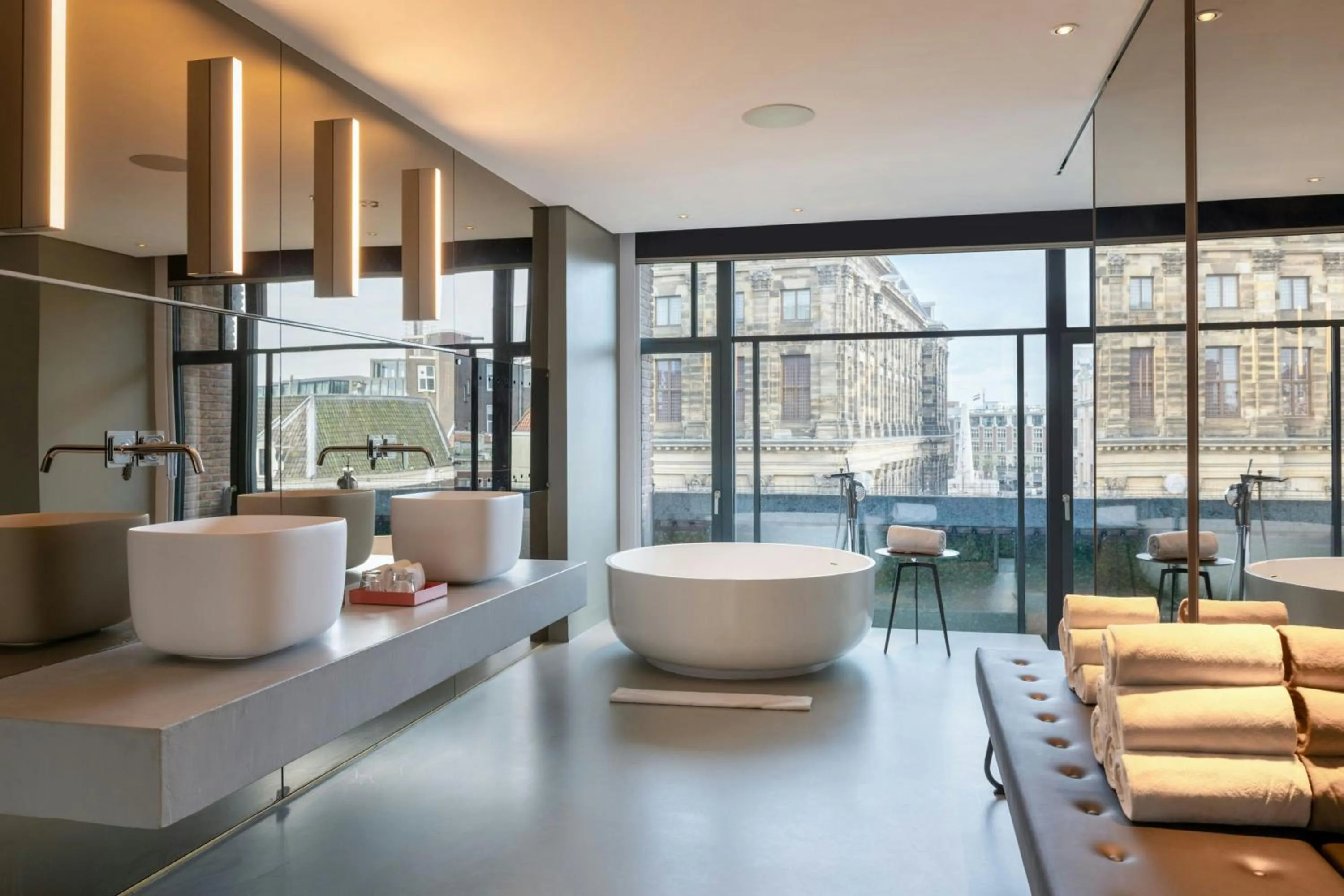 Photo of the whole room in W Amsterdam