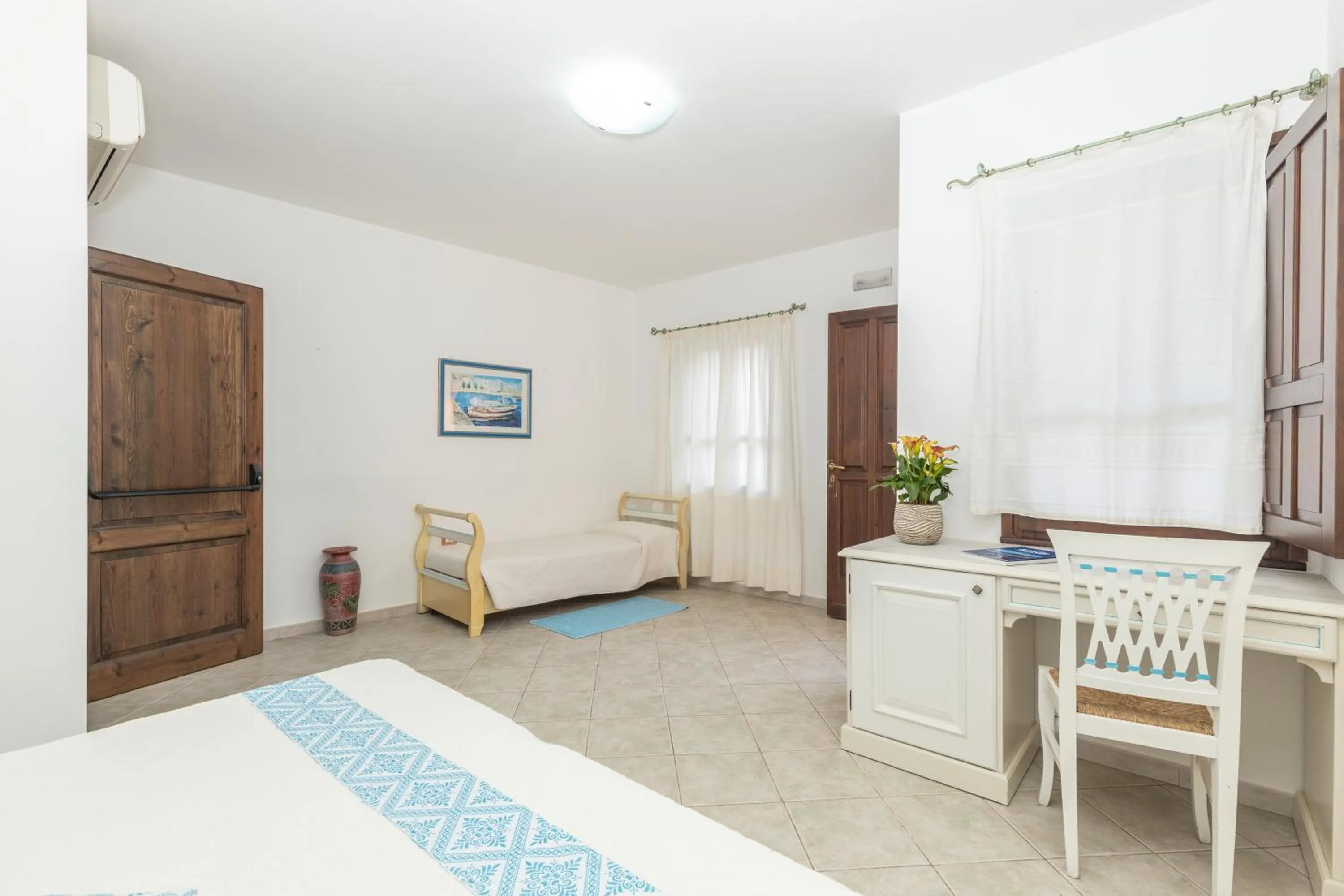 Photo of the whole room in Hotel Genna 'e Masoni