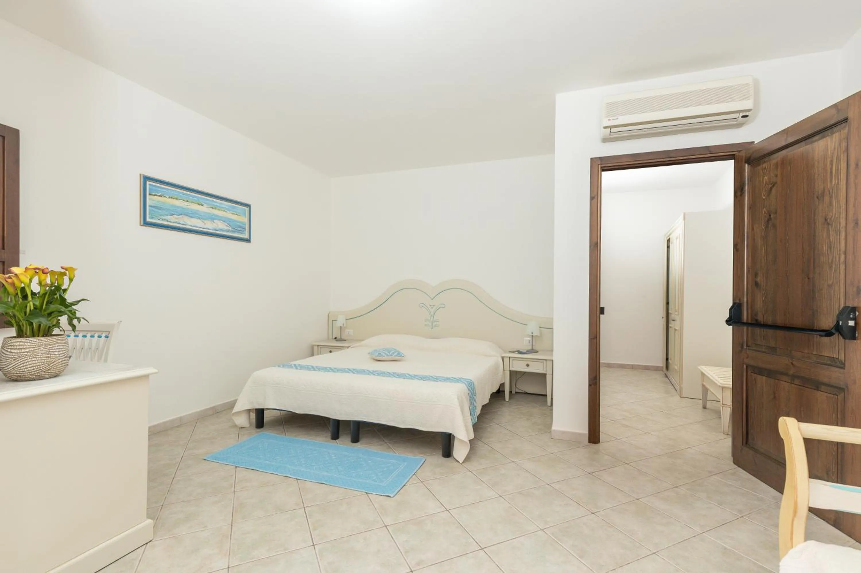 Photo of the whole room, Bed in Hotel Genna 'e Masoni