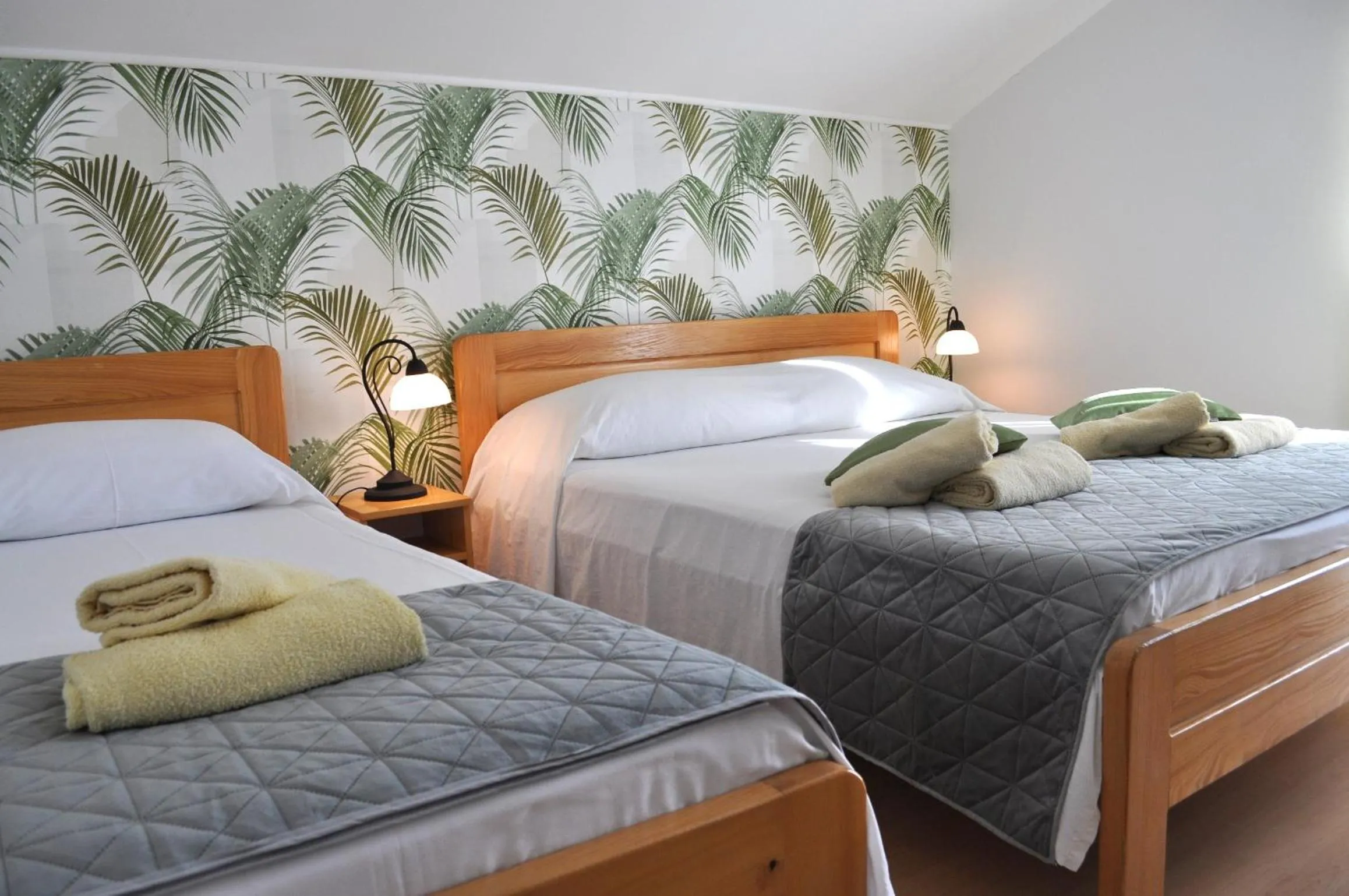 Bed in Hollywood rooms