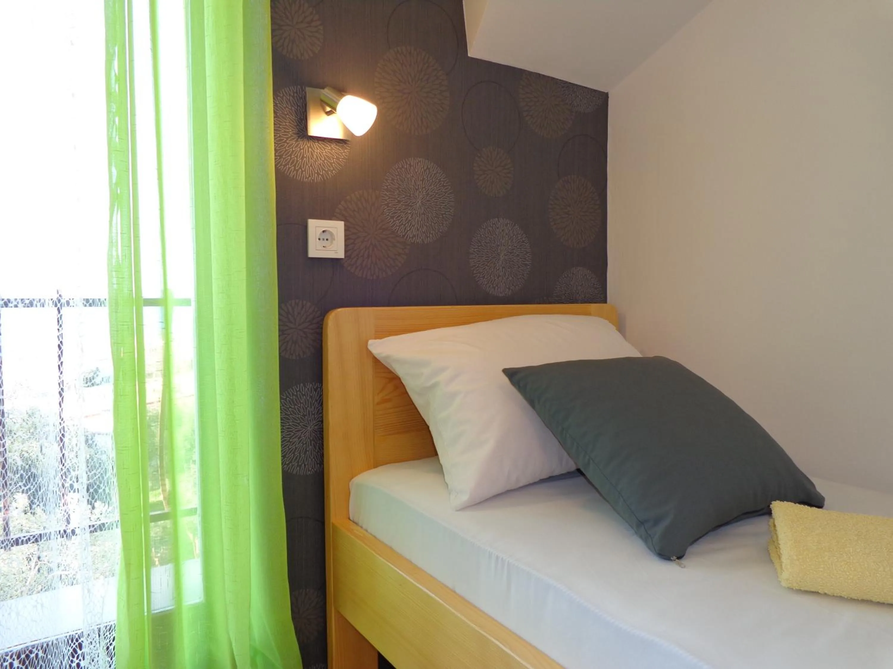 Bed in Hollywood rooms