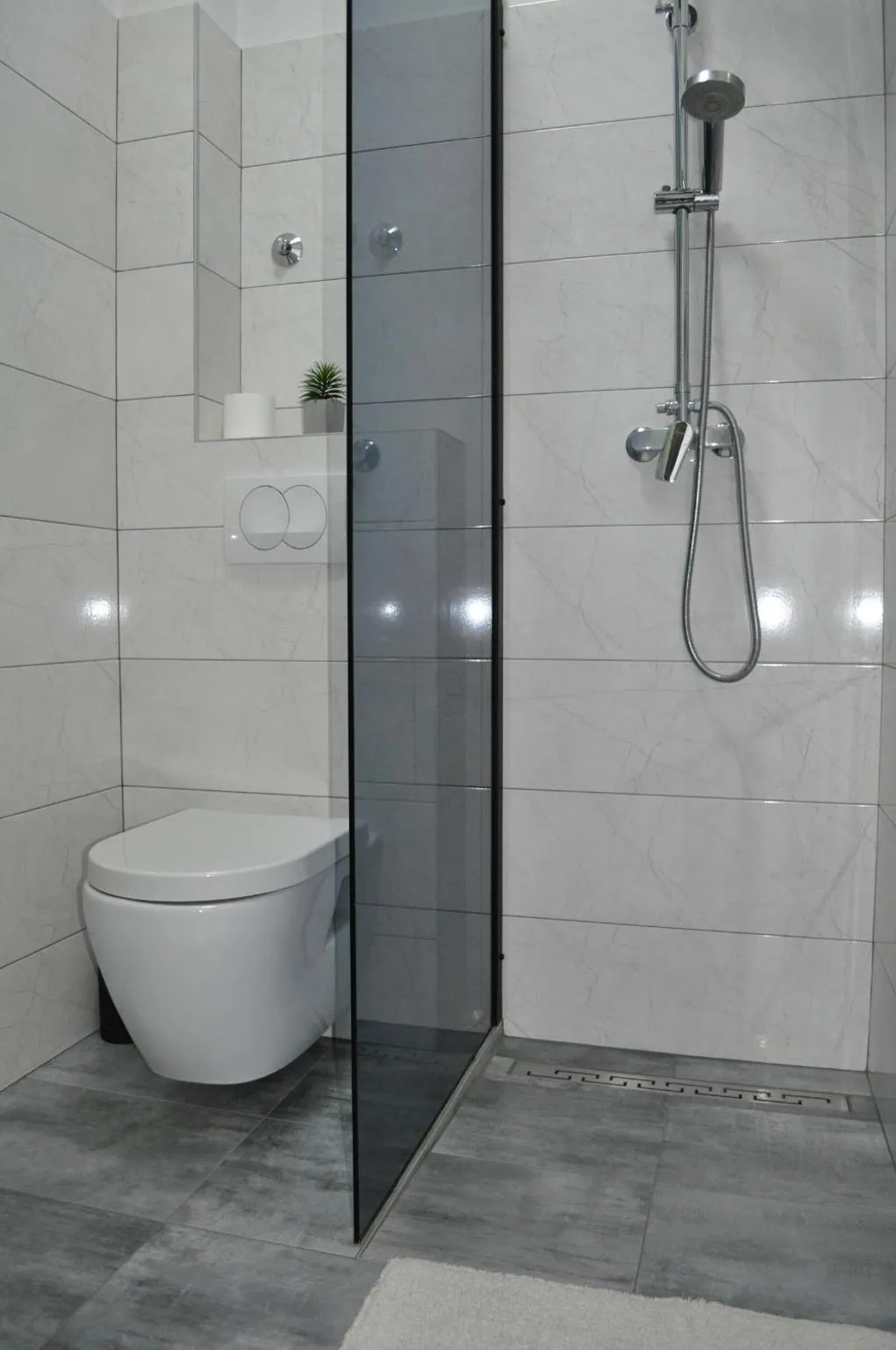 Bathroom in Hollywood rooms