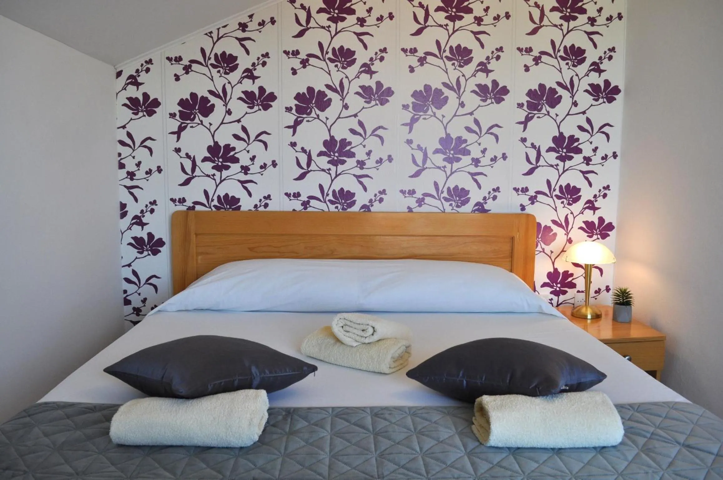 Bed in Hollywood rooms