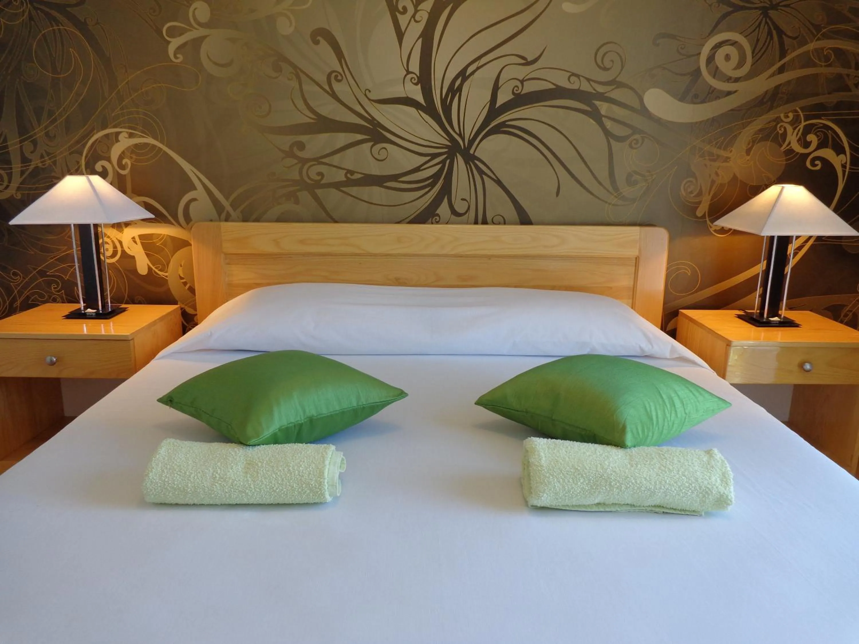 Bed in Hollywood rooms