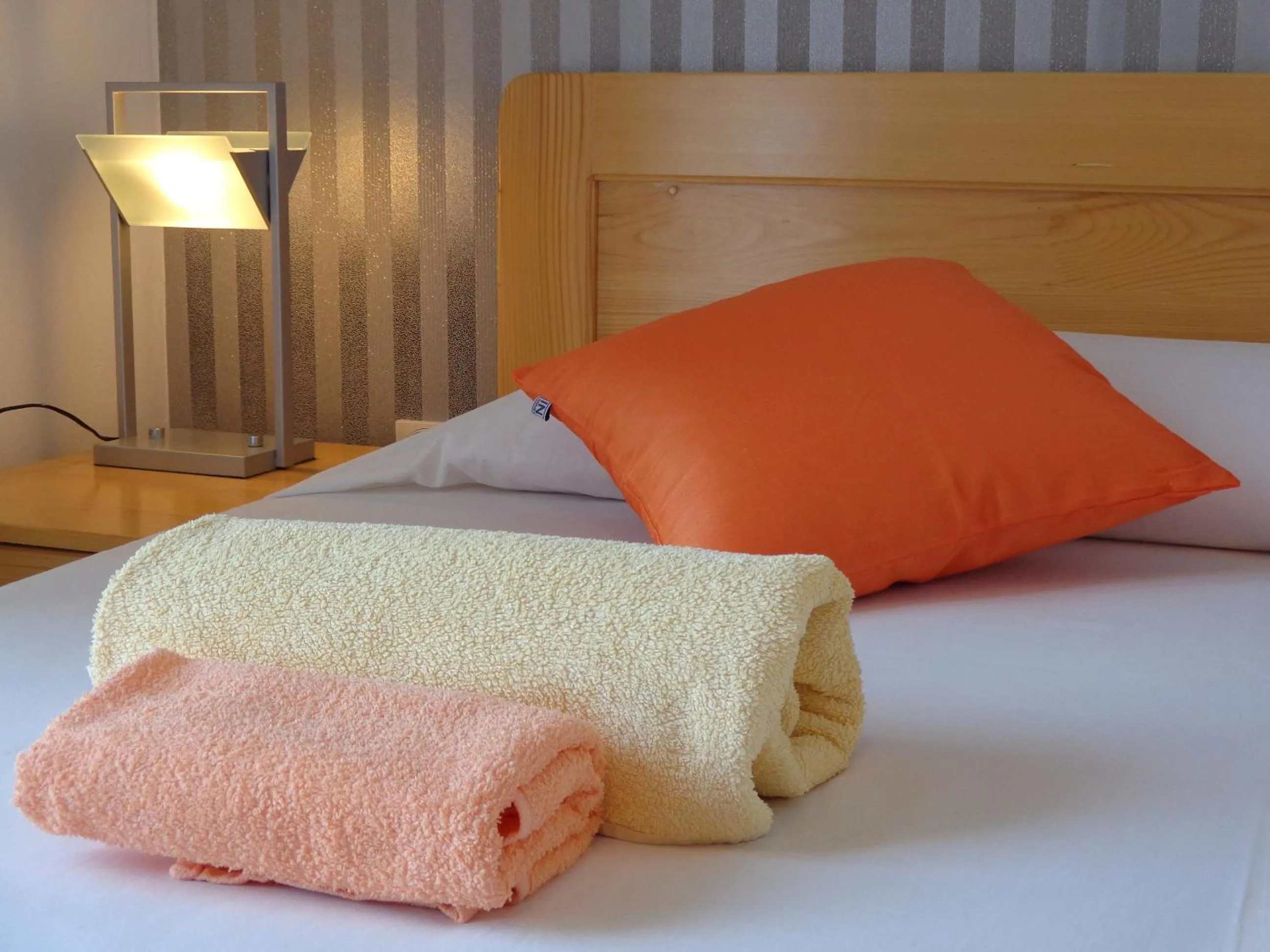 Decorative detail, Bed in Hollywood rooms