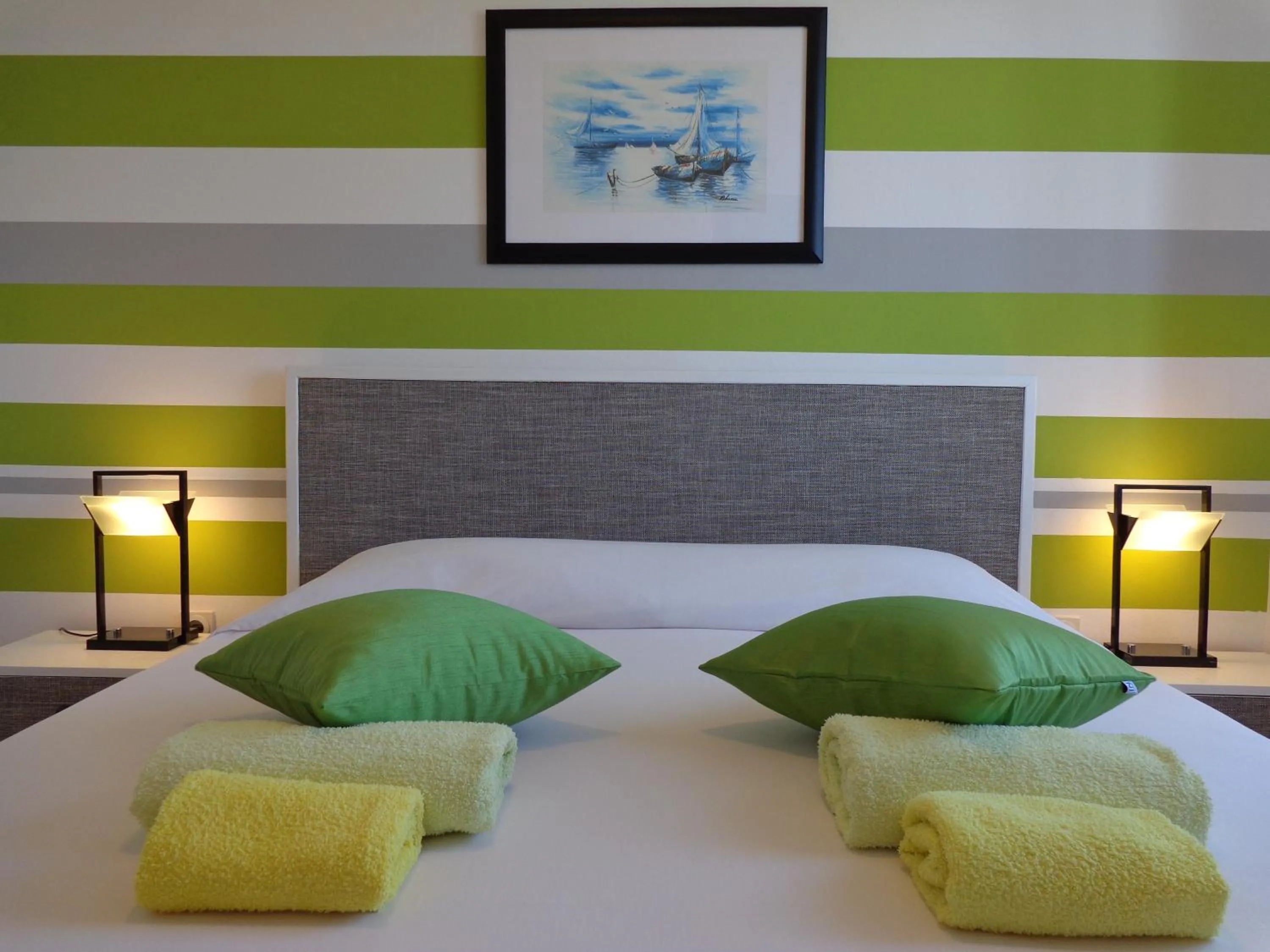Bed in Hollywood rooms