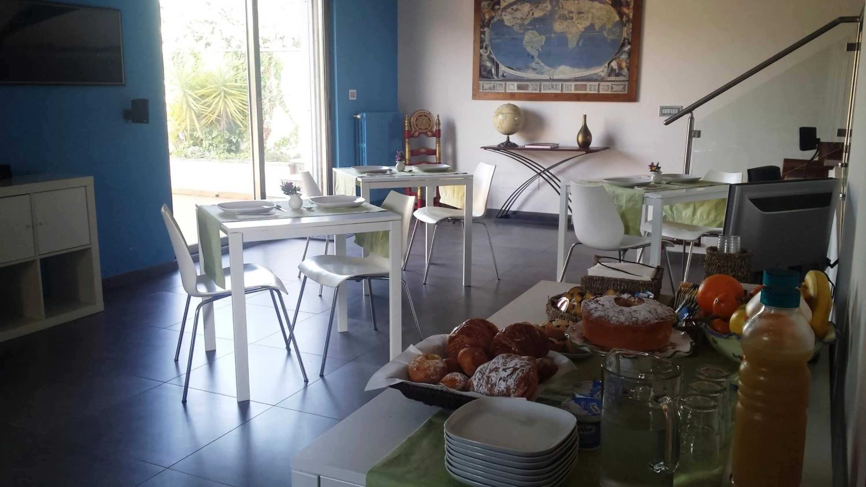 Buffet breakfast in Bed and Breakfast La Villa AMBIENTI SANIFICATI CON GENERATORE DI OZONO