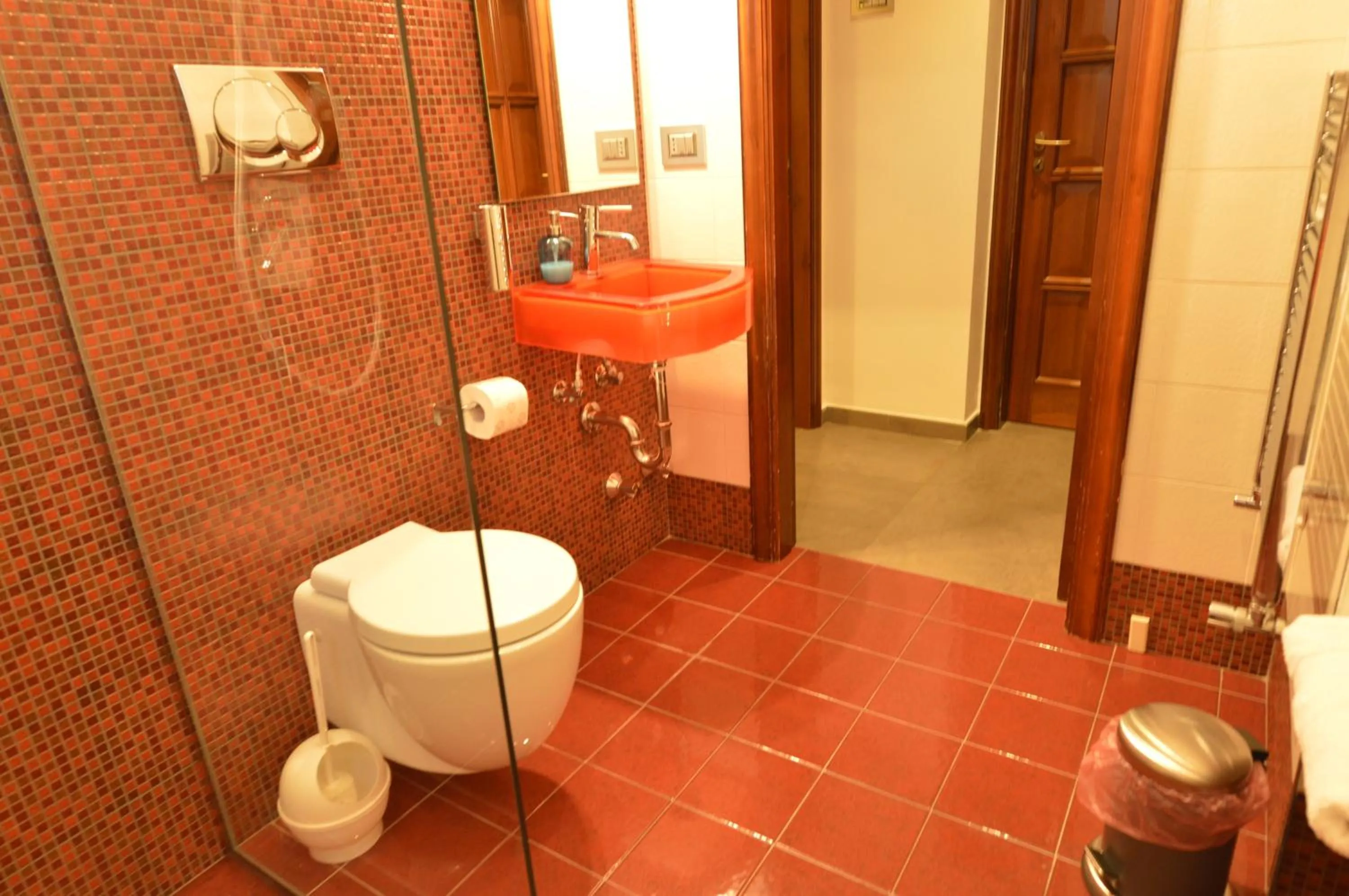 Bathroom in Bed and Breakfast La Villa AMBIENTI SANIFICATI CON GENERATORE DI OZONO