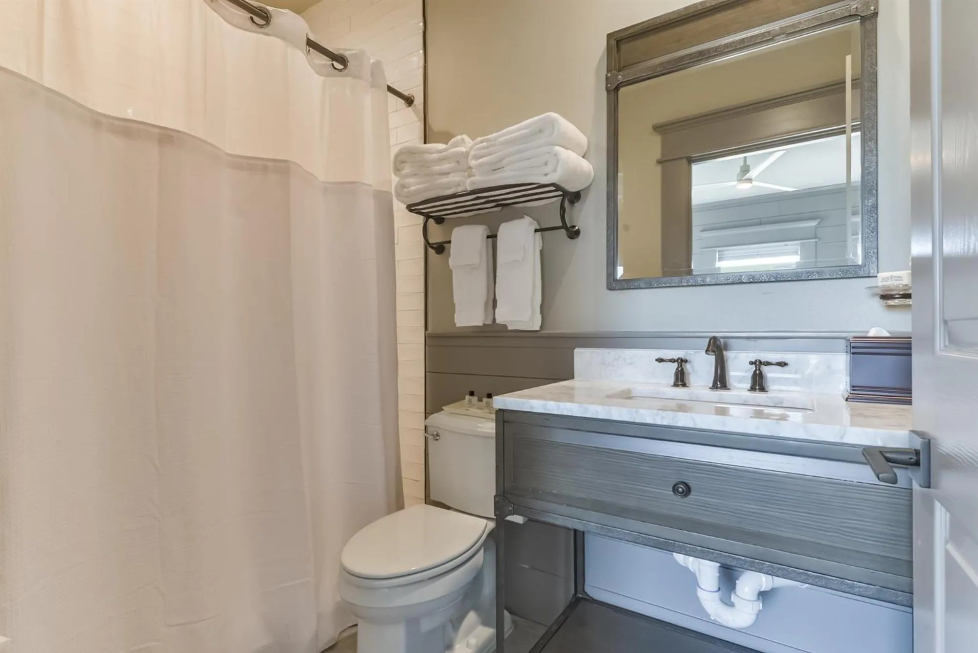 Bathroom in Harborwalk Lodge