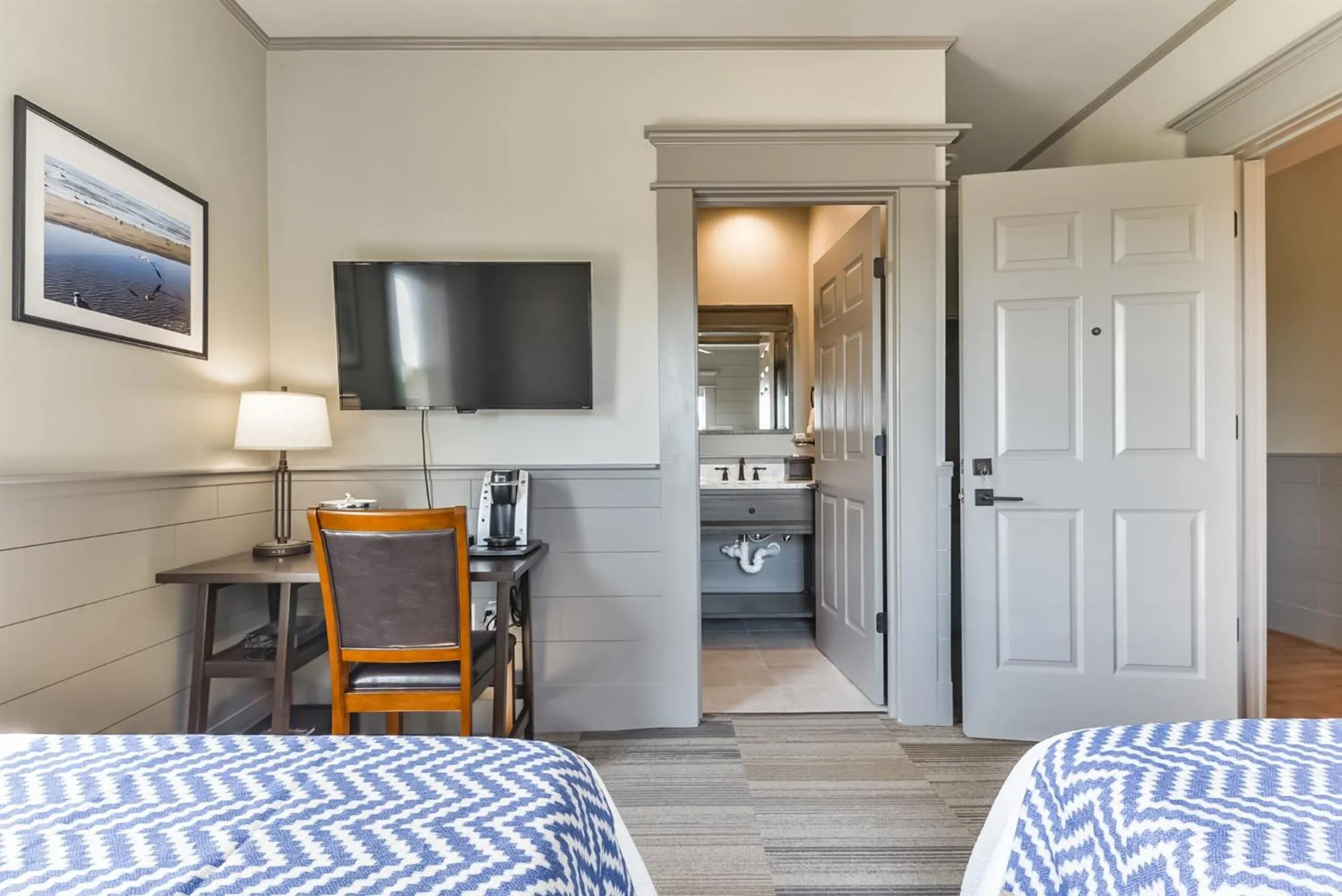 Bedroom, Bed in Harborwalk Lodge