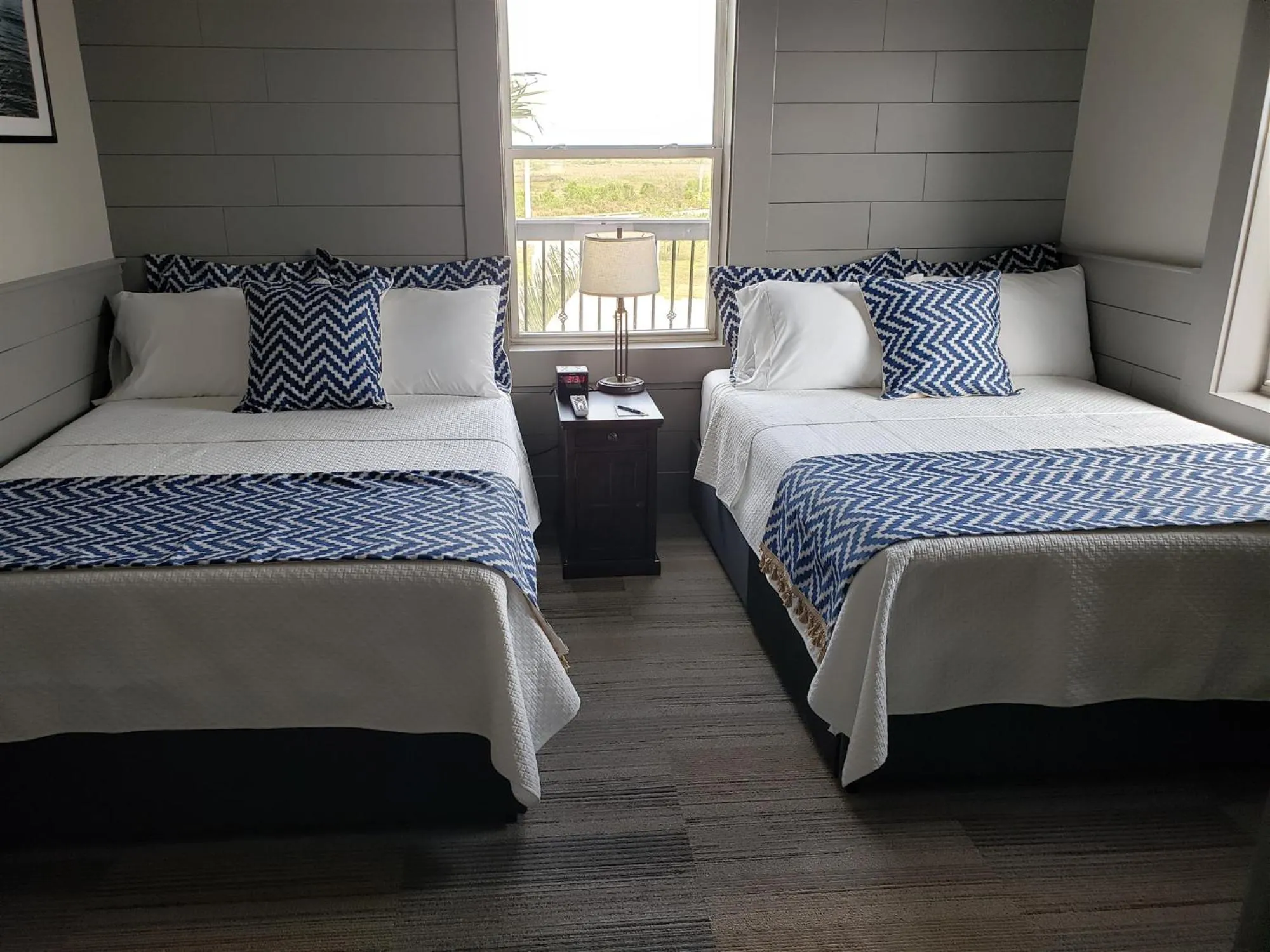 Bedroom, Bed in Harborwalk Lodge