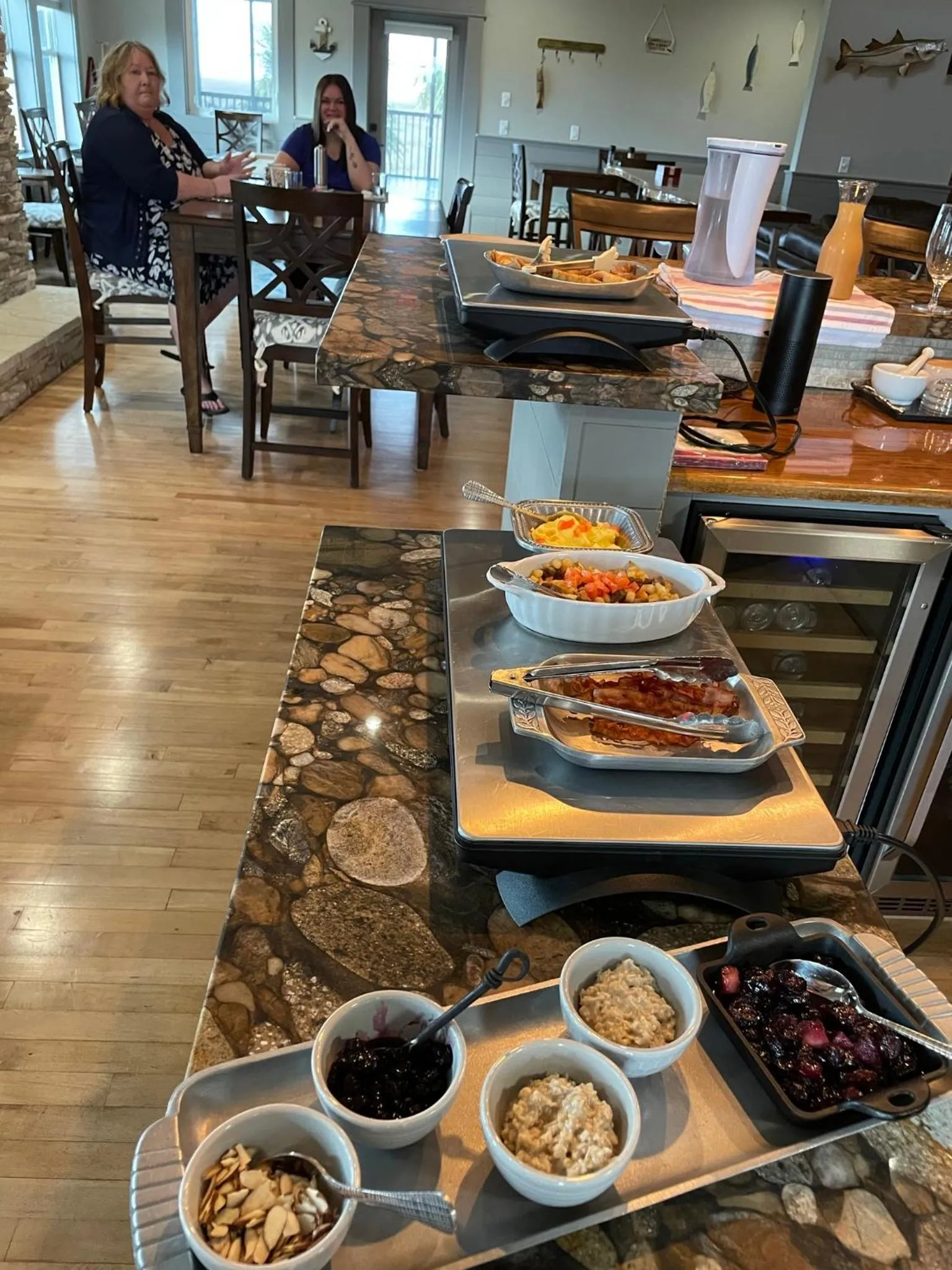 Breakfast in Harborwalk Lodge