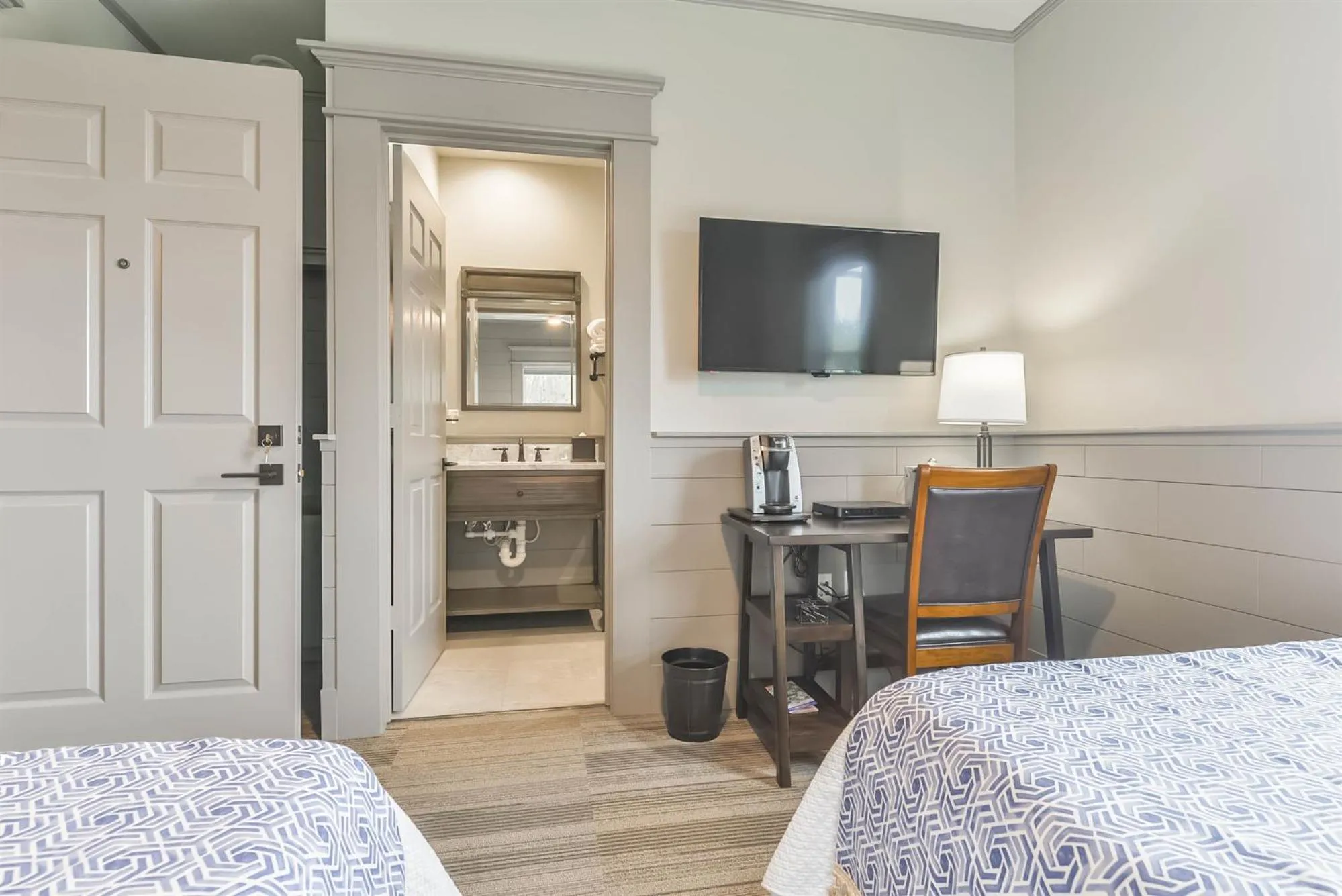 Bedroom, Bed in Harborwalk Lodge