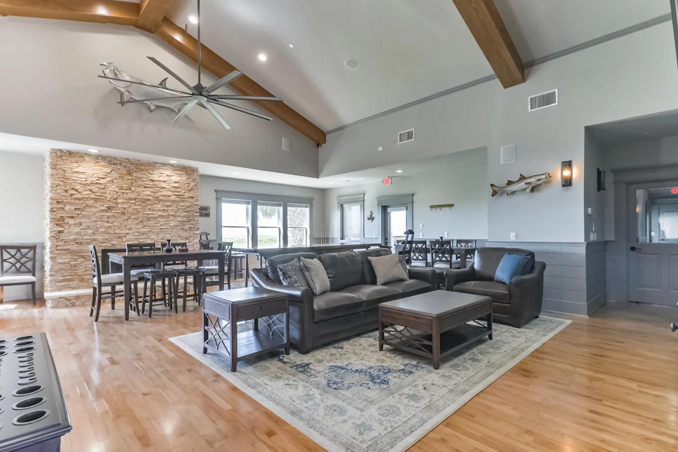 Communal lounge/ TV room in Harborwalk Lodge