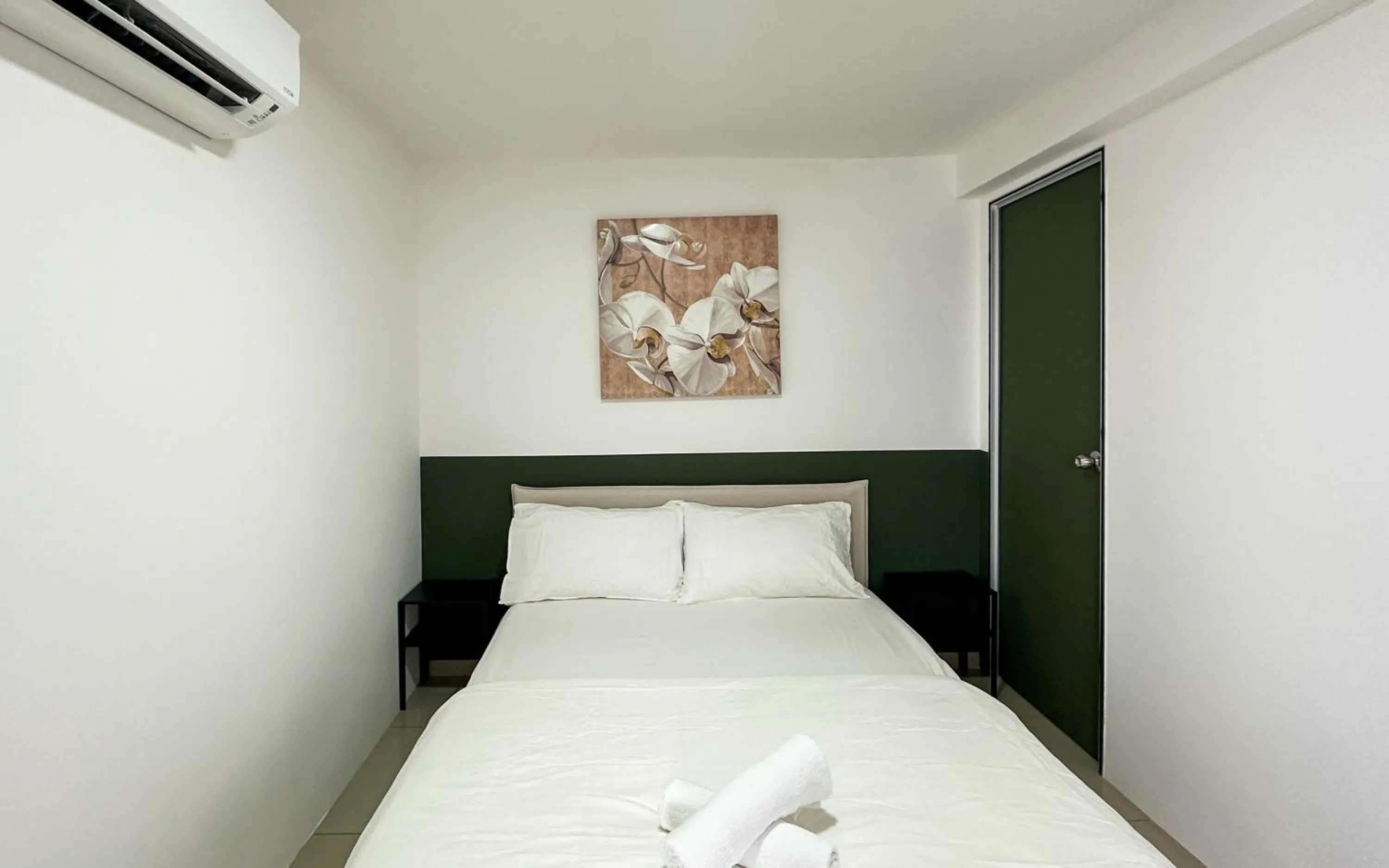 Bed in Pinnacle Kelana Jaya by Airhost