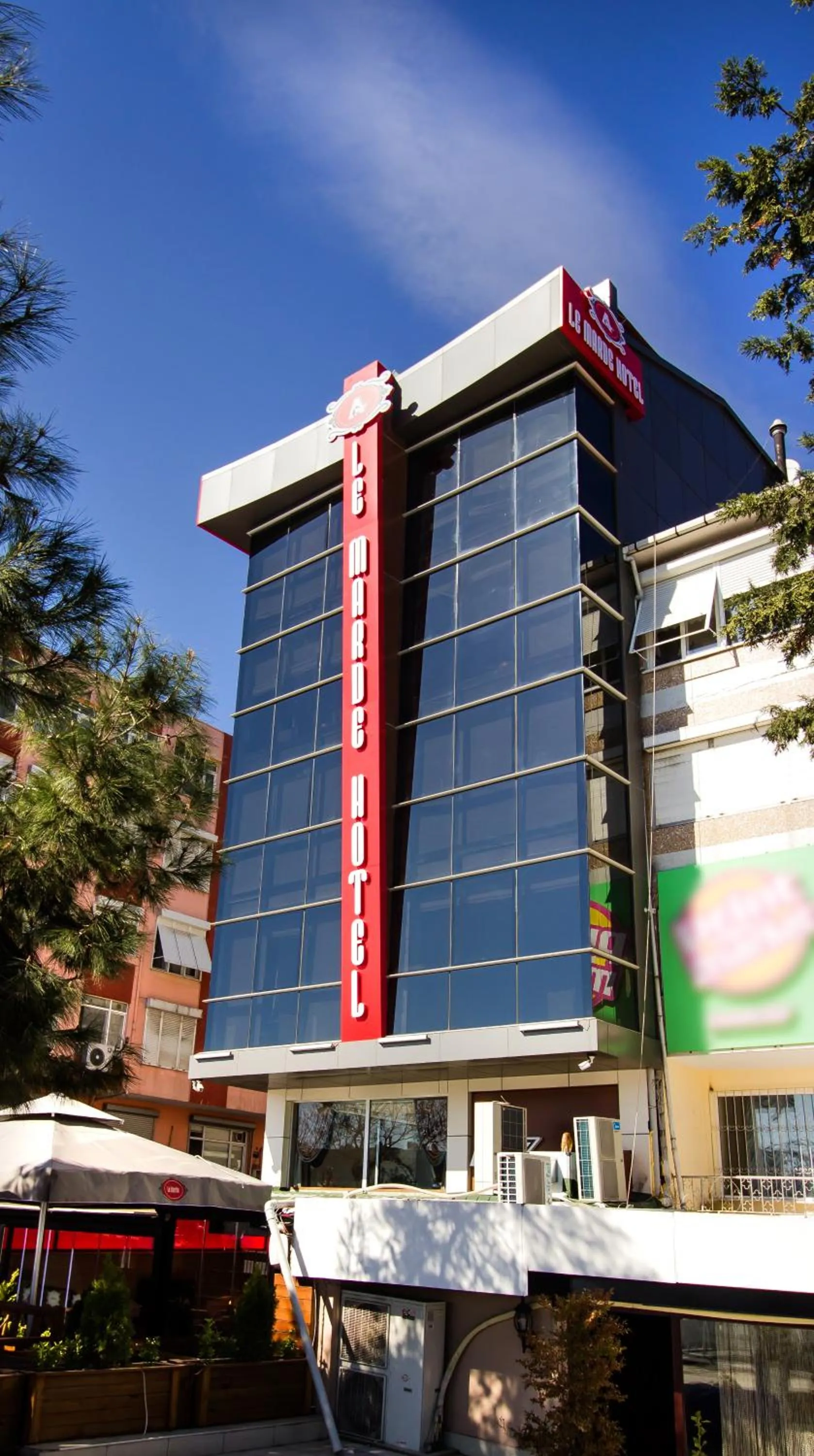 Facade/entrance in Le Marde Hotel