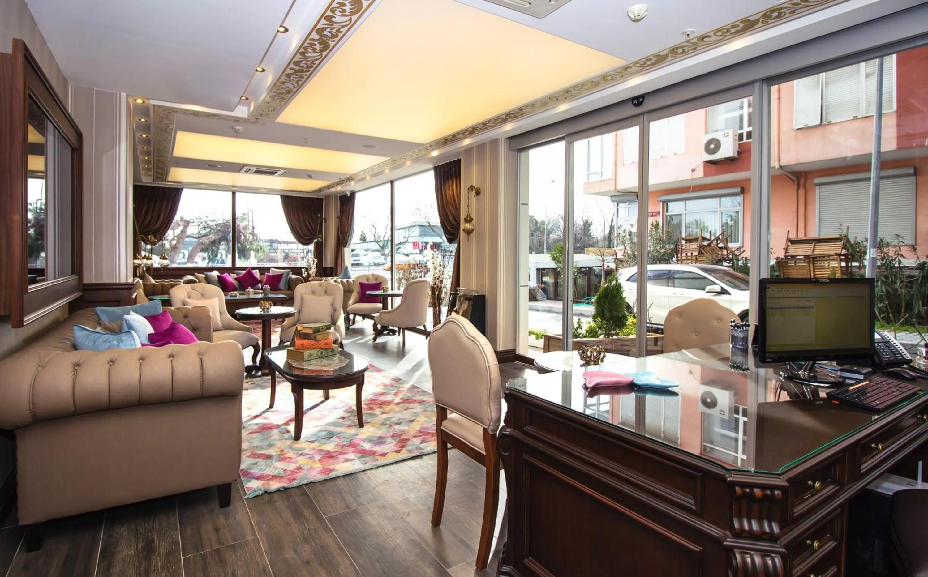 Lobby or reception in Le Marde Hotel