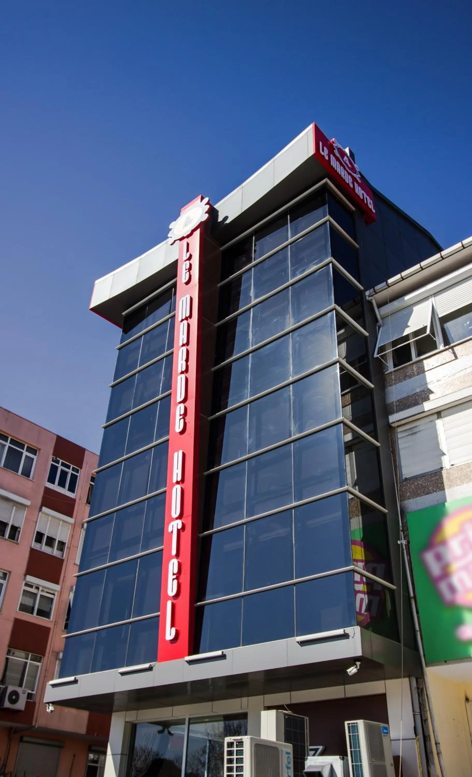 Facade/entrance in Le Marde Hotel