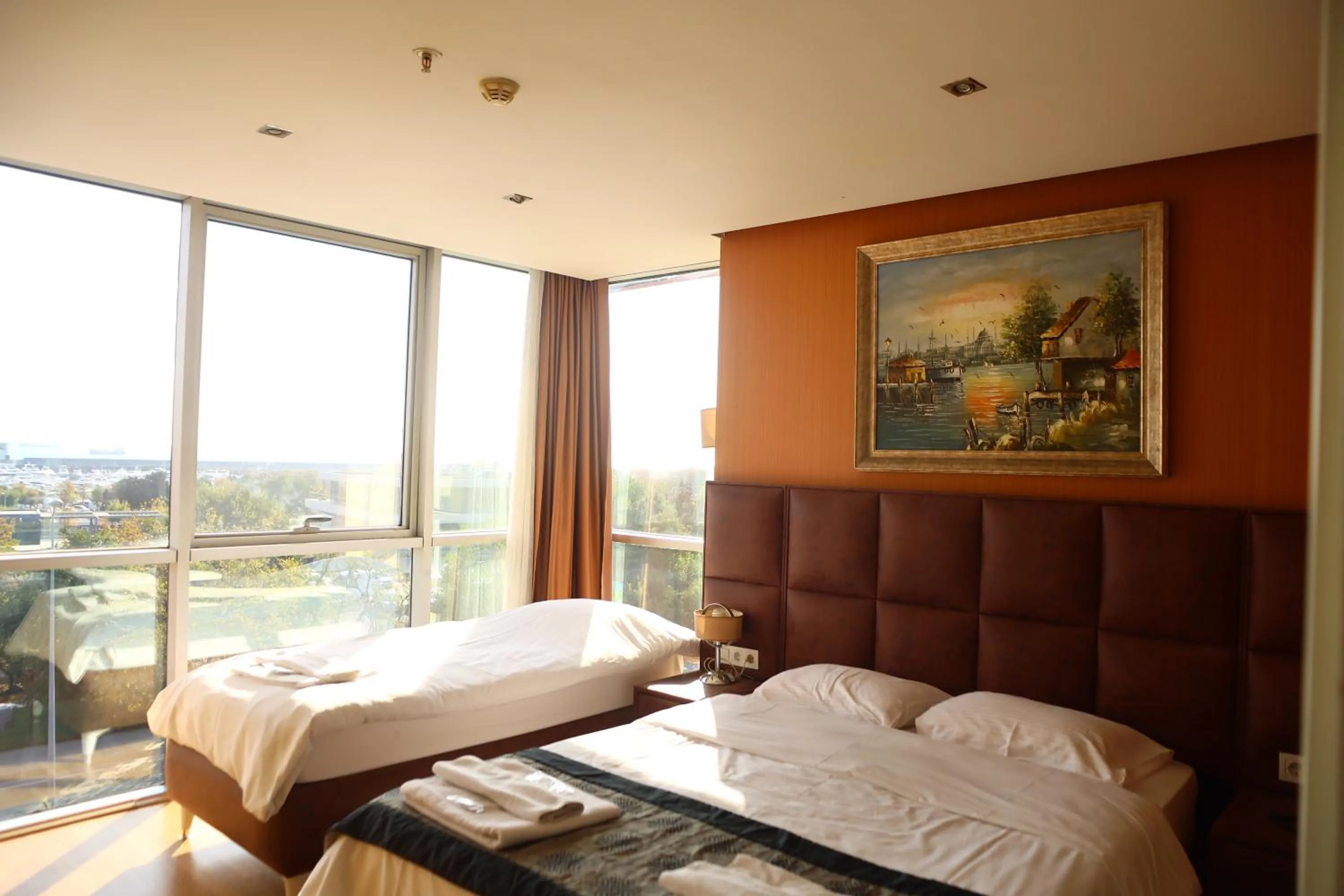 Photo of the whole room, Bed in Le Marde Hotel