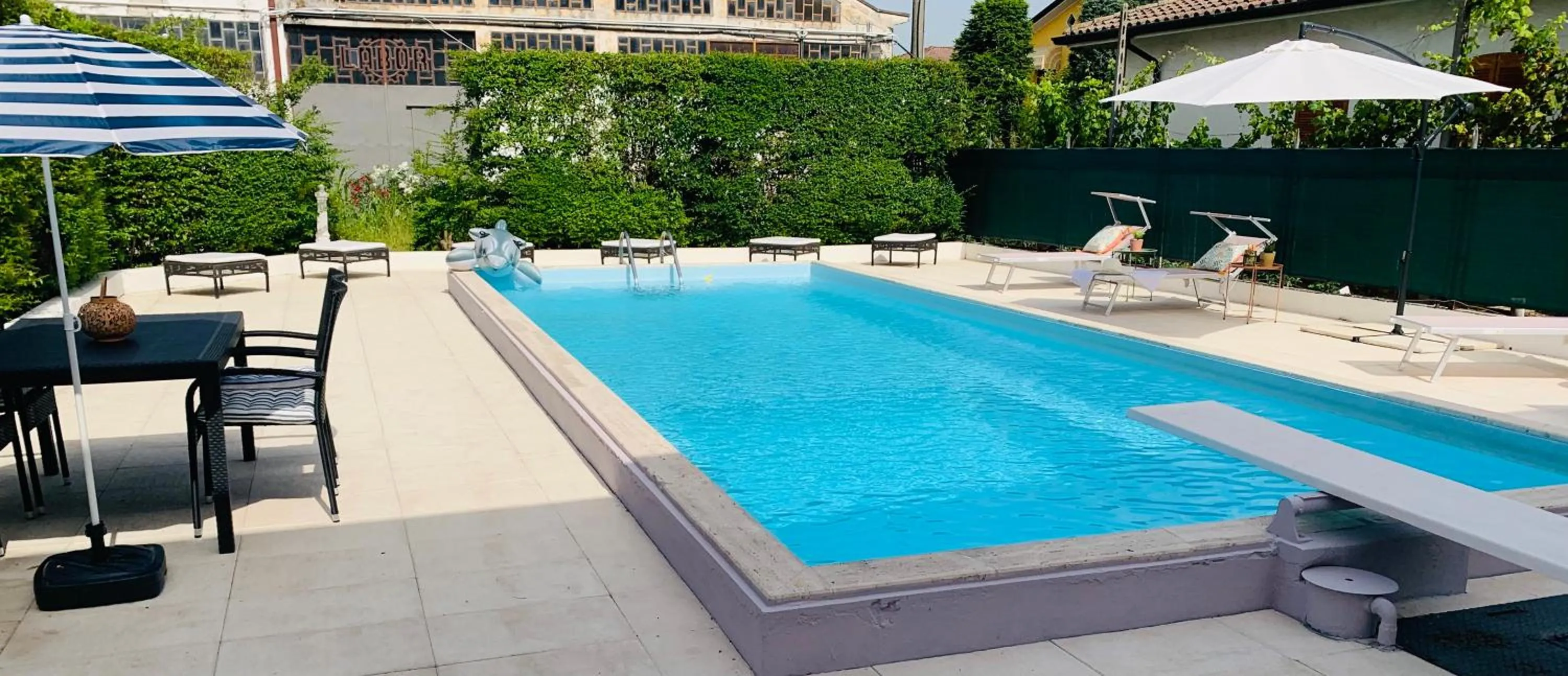 Pool view in B&B Casa Silingardi