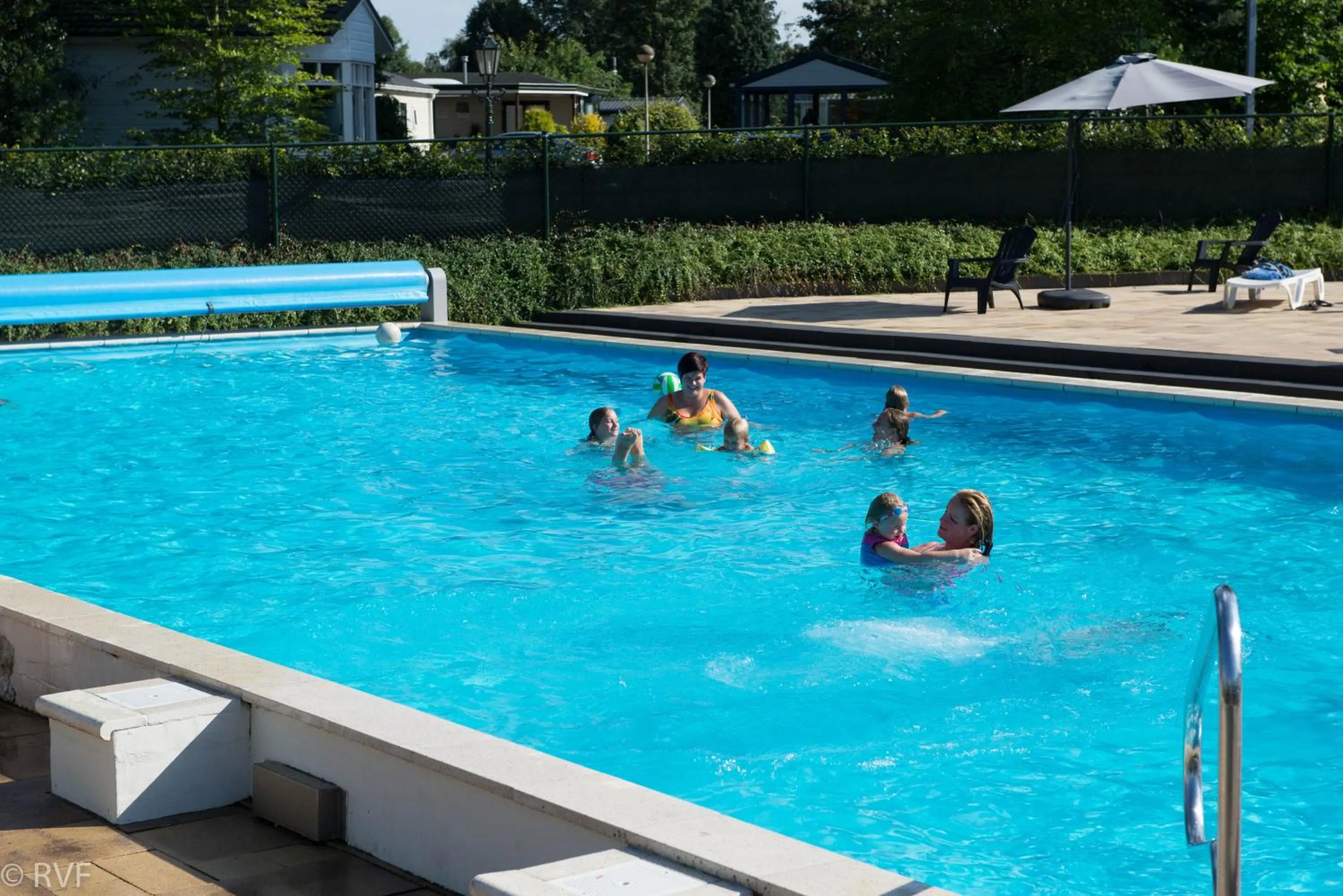 Swimming pool in Sandberghe - Een plek om te verdwalen