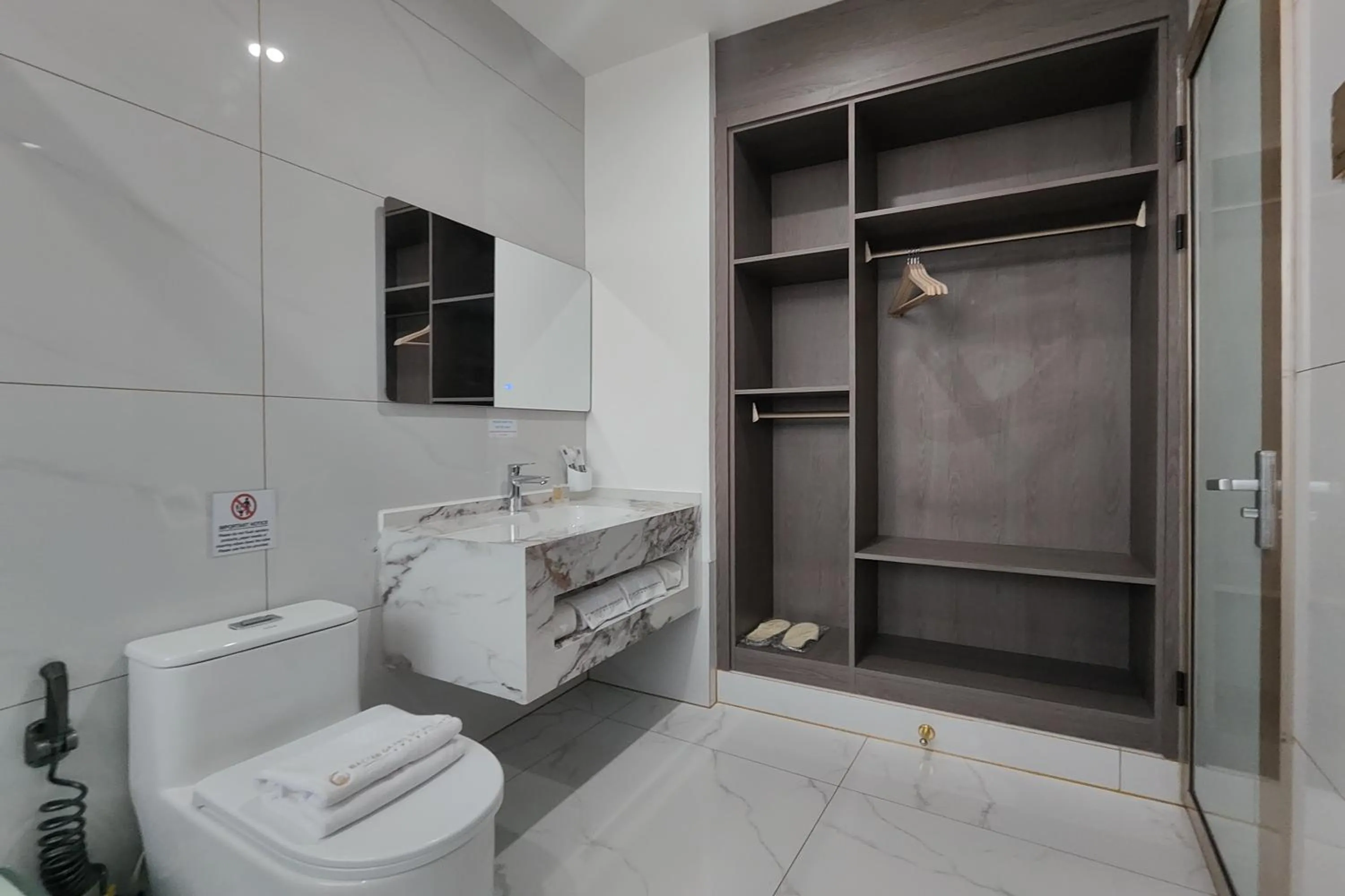 Bathroom in Mactan Grand Golden Hotel near Airport