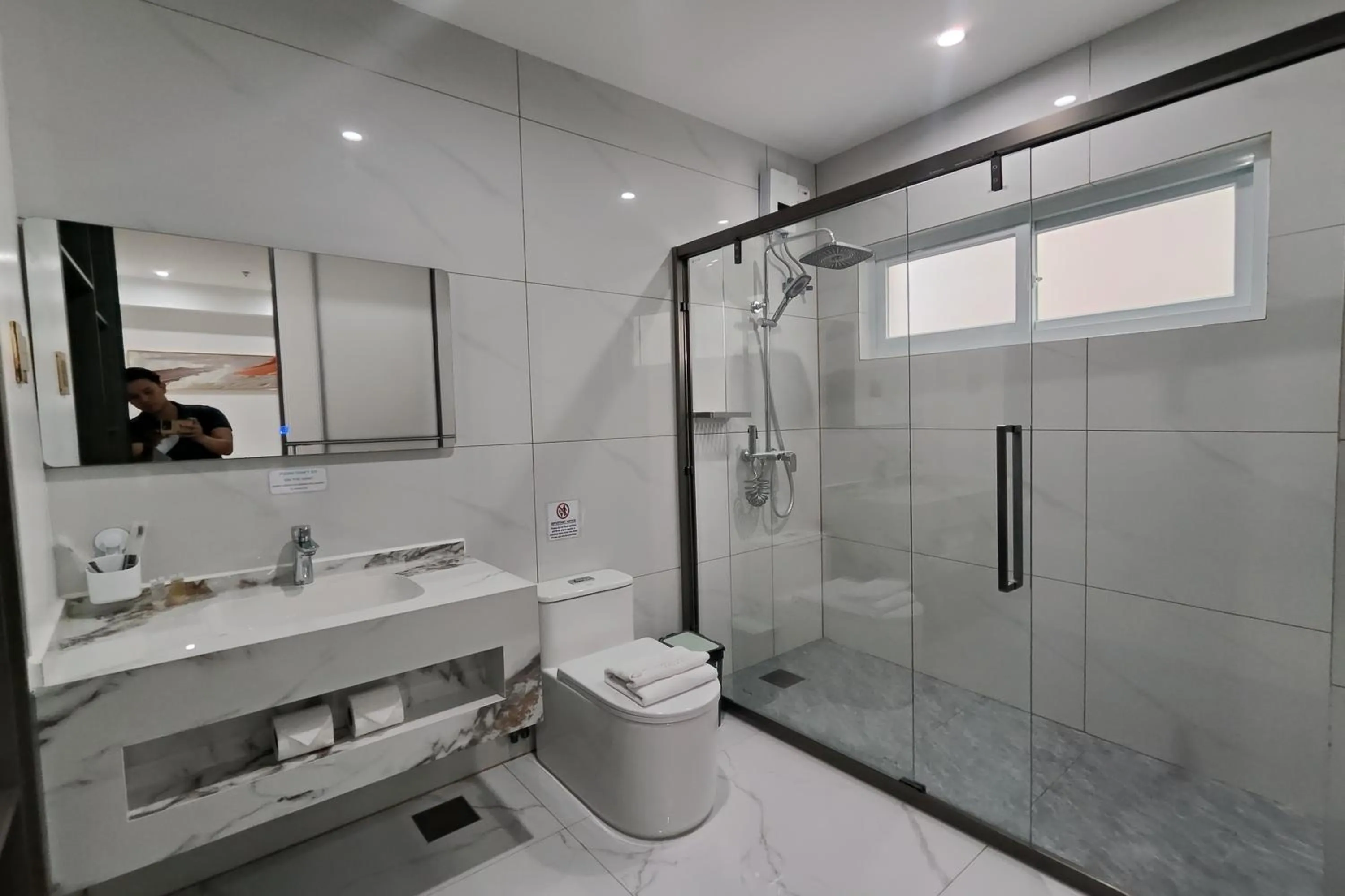 Bathroom in Mactan Grand Golden Hotel near Airport