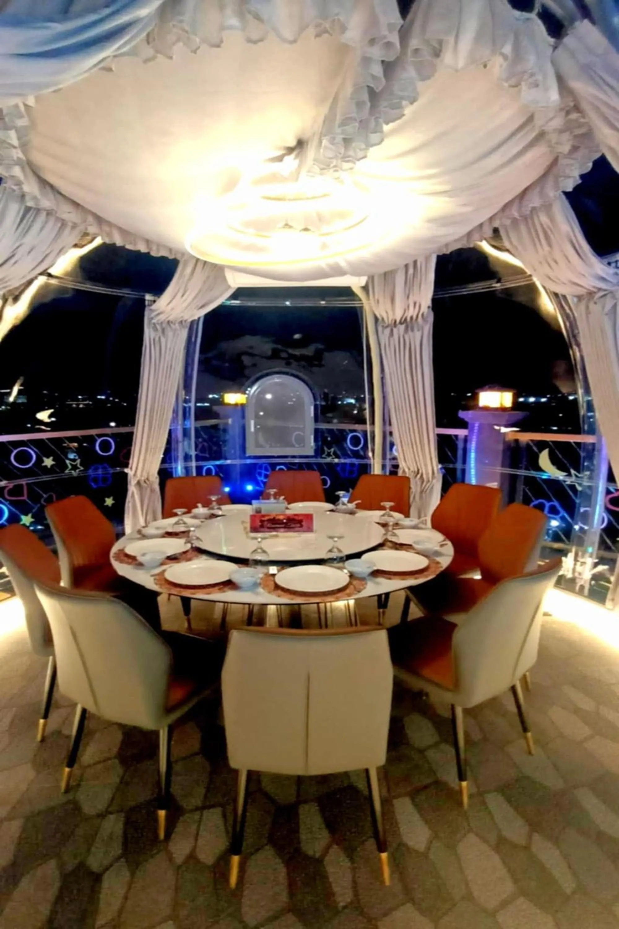 Dining area in Mactan Grand Golden Hotel near Airport