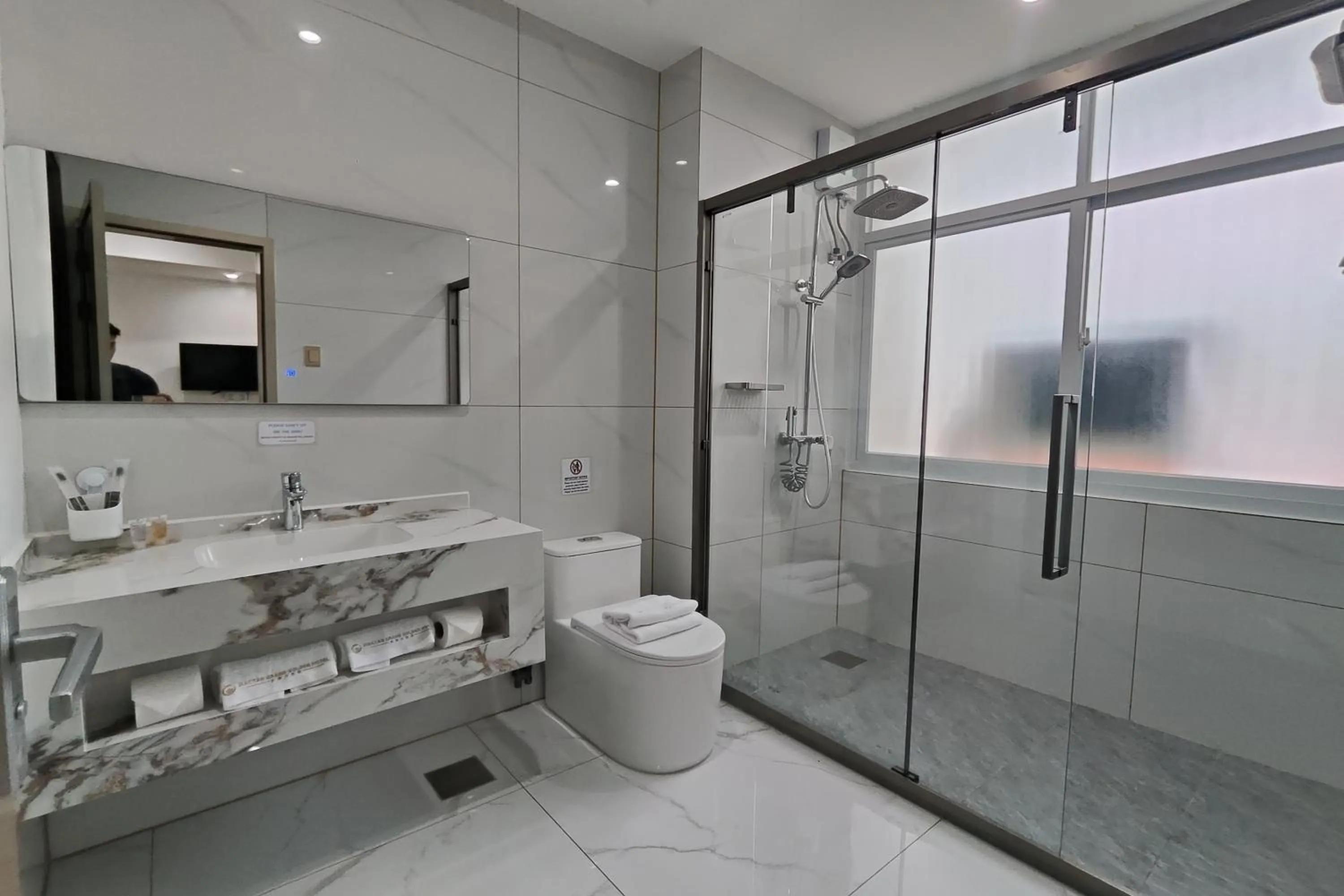 Bathroom in Mactan Grand Golden Hotel near Airport