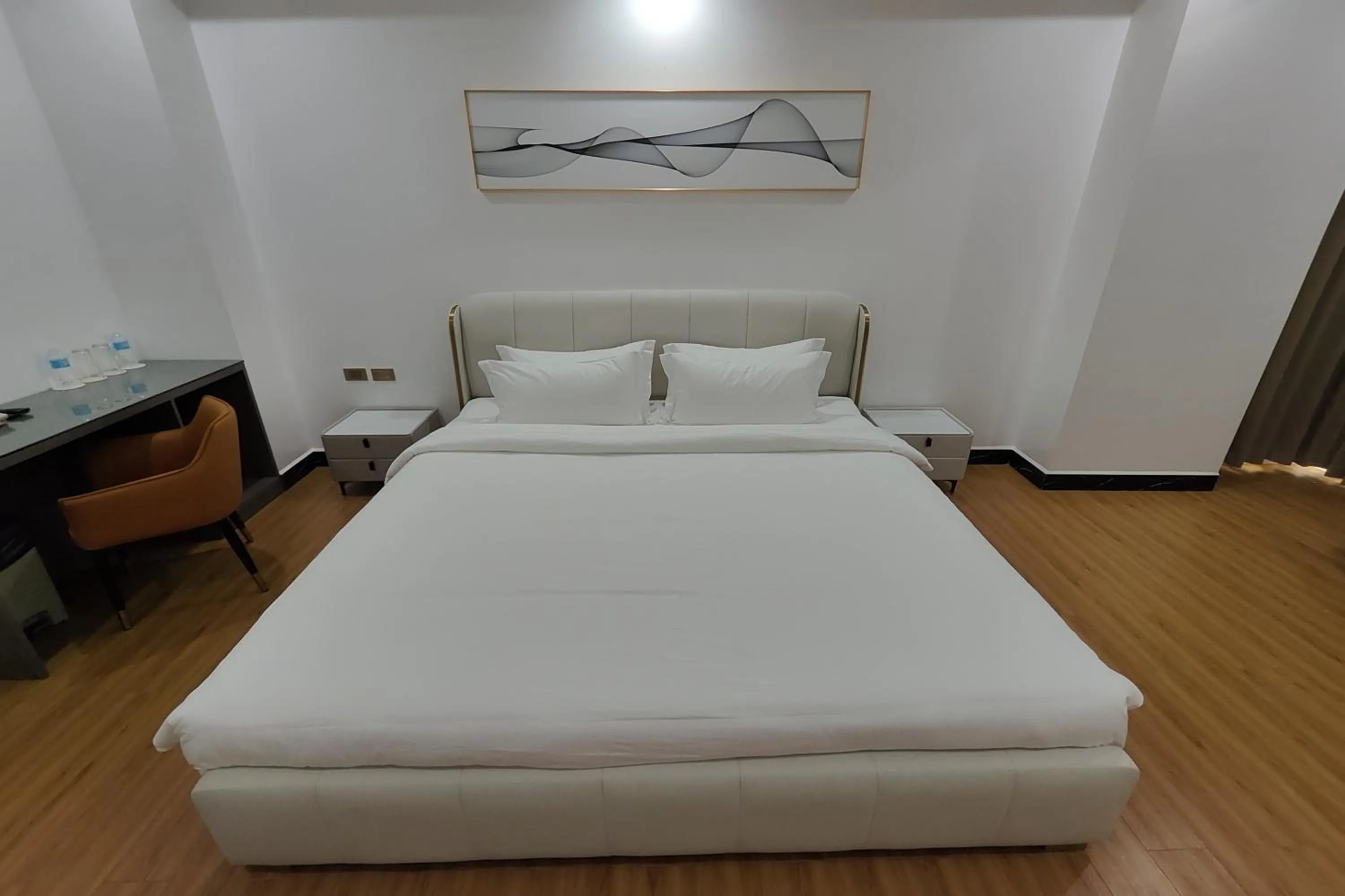 Bedroom, Bed in Mactan Grand Golden Hotel near Airport