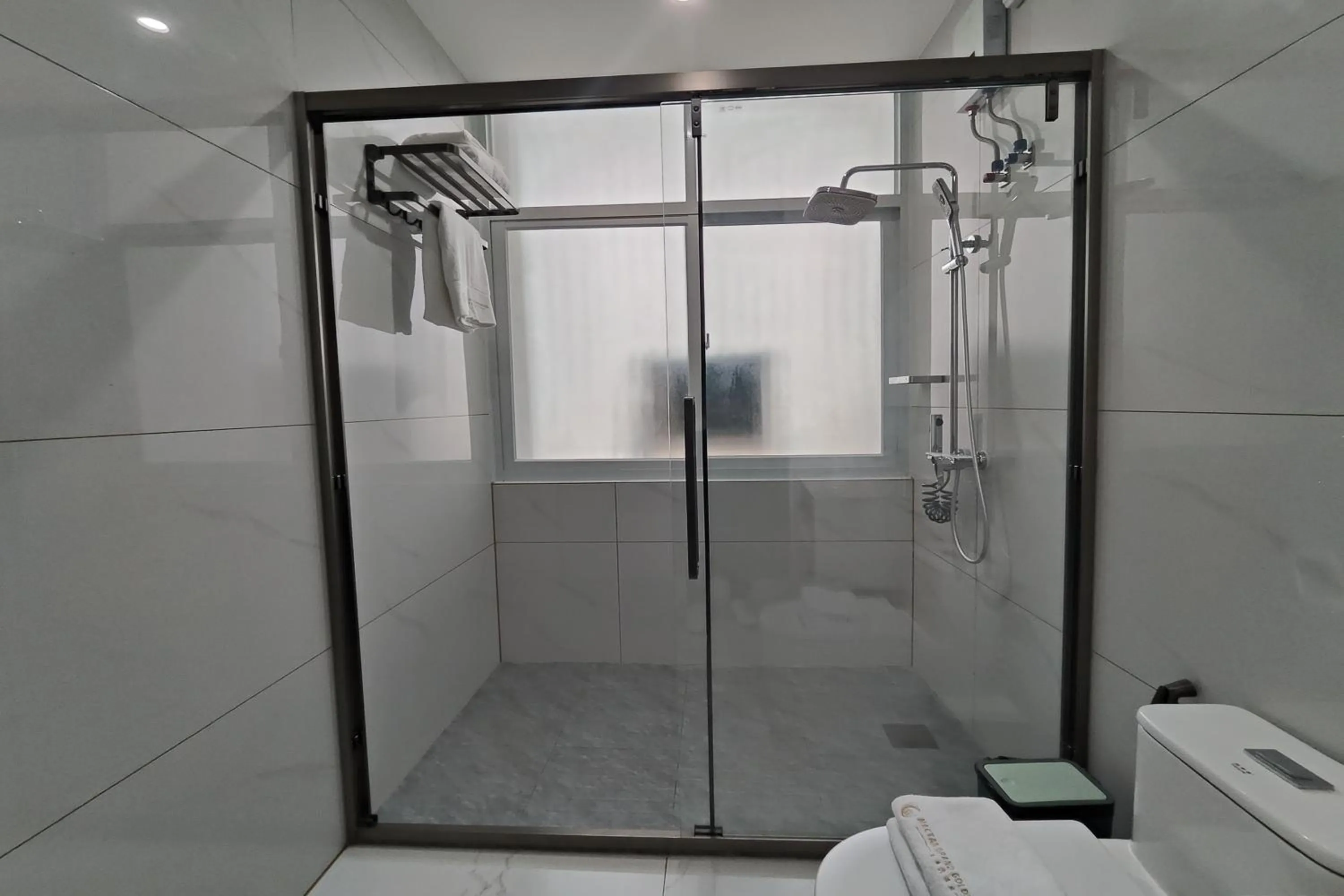 Bathroom in Mactan Grand Golden Hotel near Airport