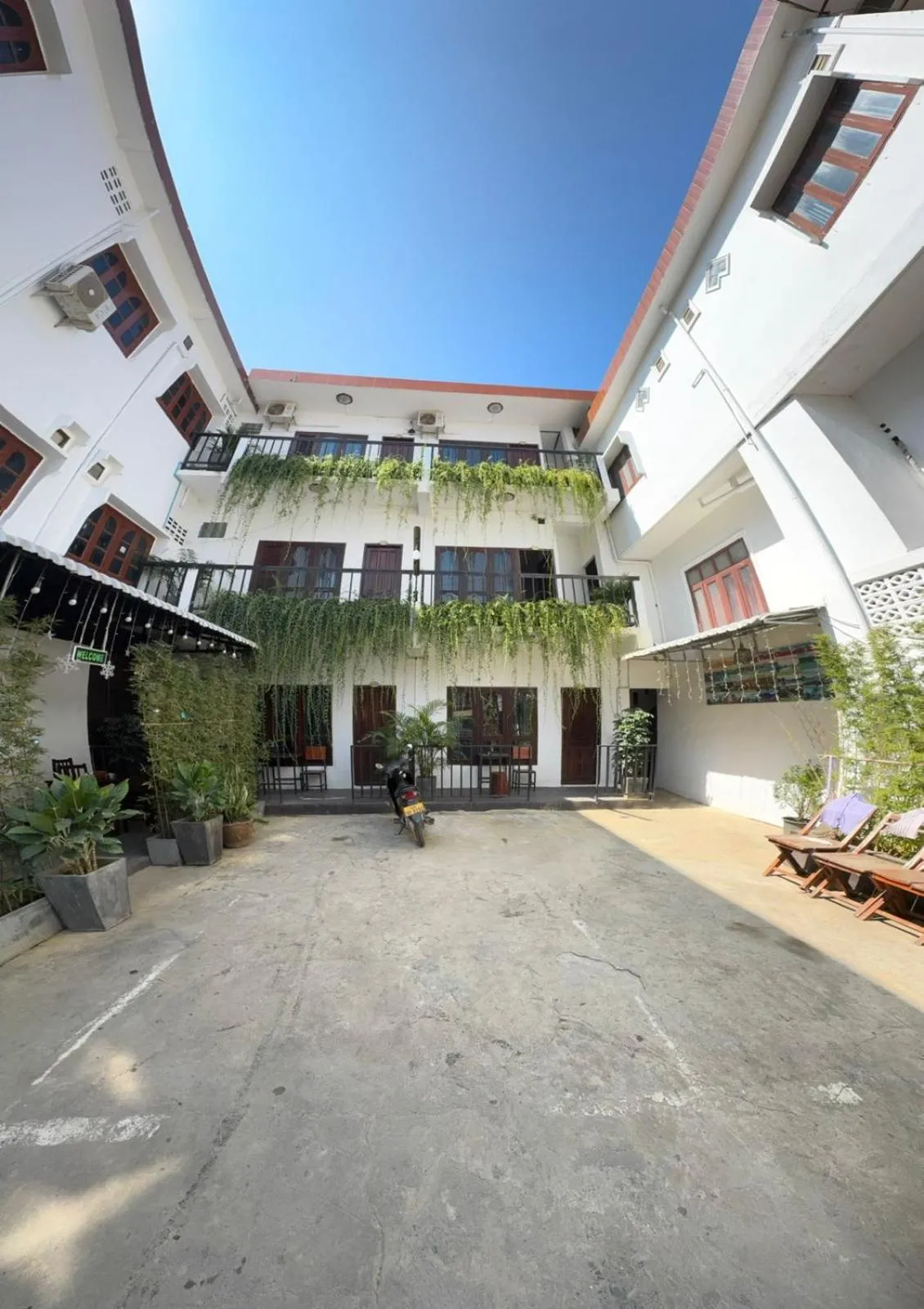 Property building in Vang Vieng Green Central Hotel